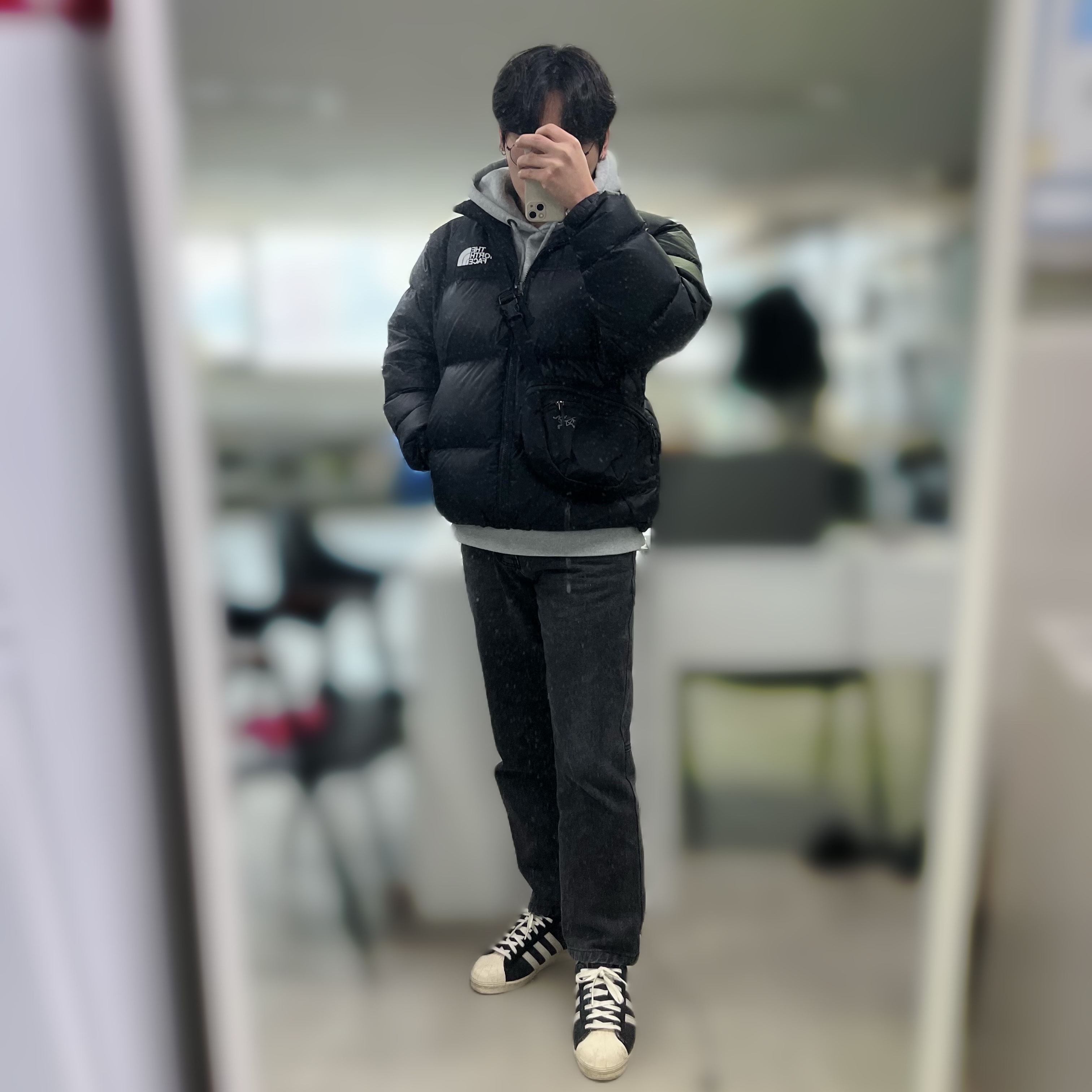 The North Face 1996 Eco Nuptse Jacket Black, Adidas Superstar 82 Black White 착용 스타일