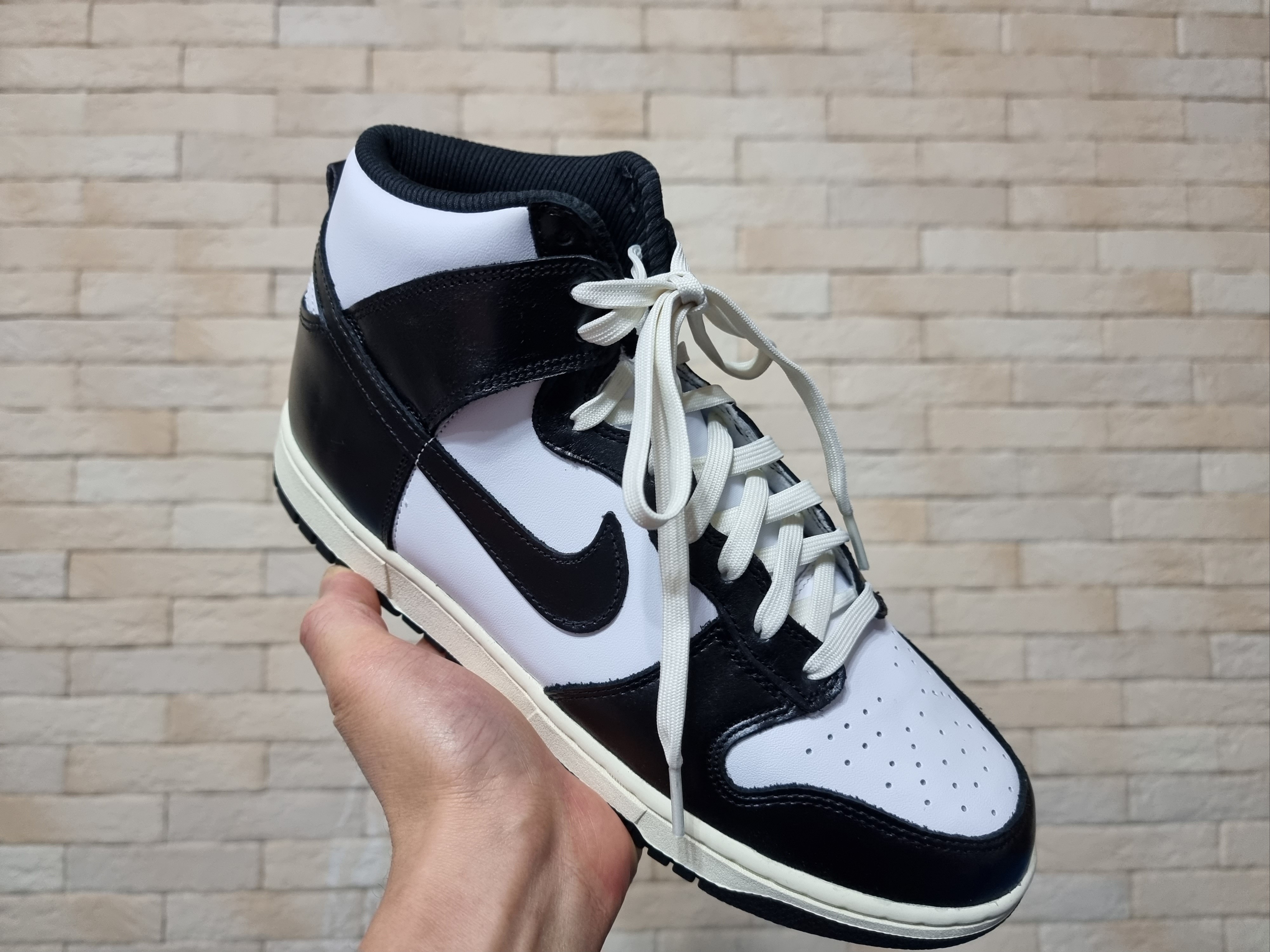 (W) Nike Dunk High Vintage Black 착용 스타일 - 4