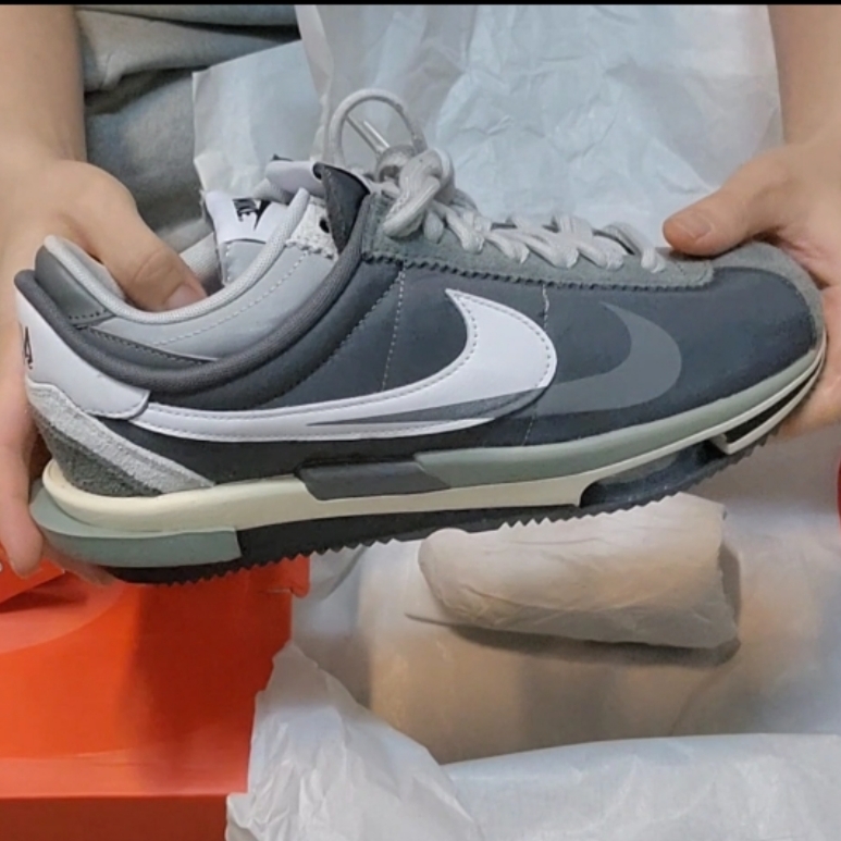 Nike x Sacai Zoom Cortez SP Iron Grey 착용 스타일