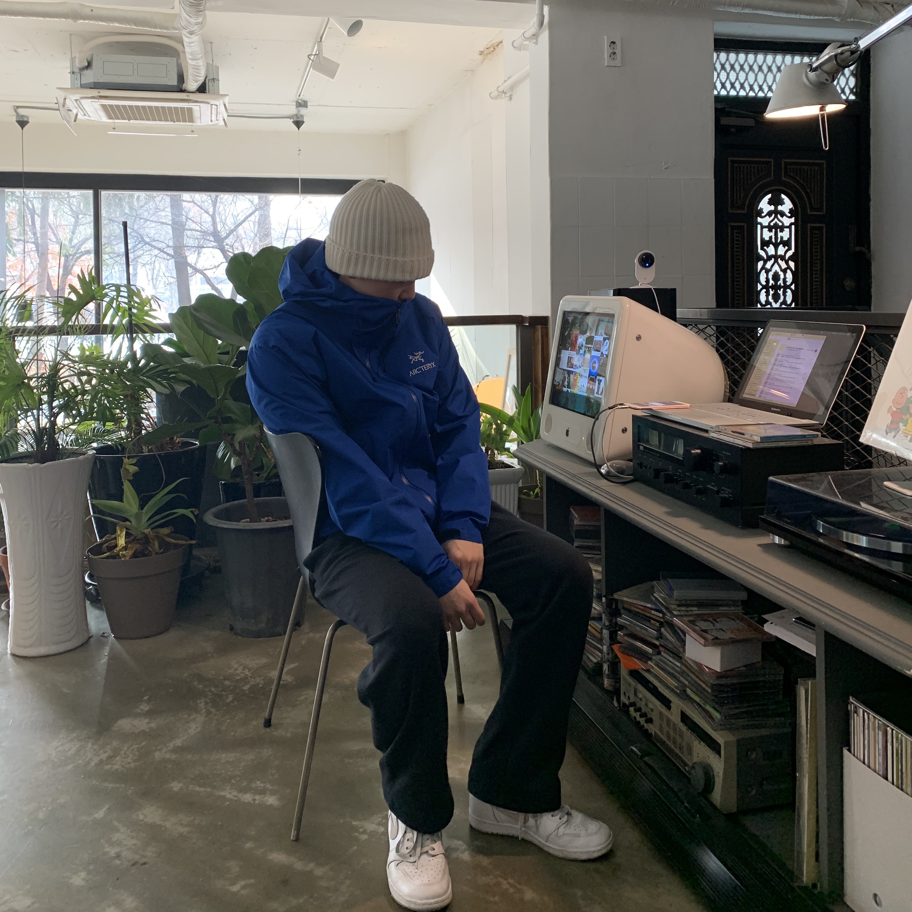 Arc'teryx Beta LT Jacket Vitality, Needles Merino Wool Watch Cap Black 착용 스타일 - 3