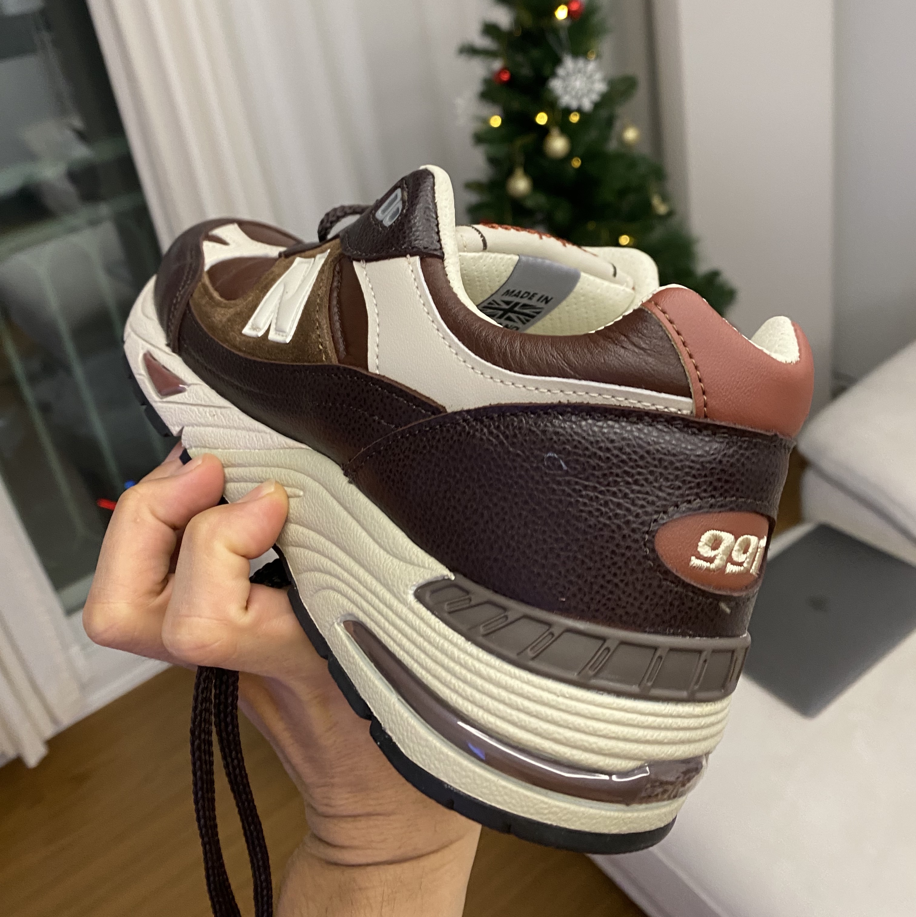 New Balance 991 Made in UK Earth French Roast 착용 스타일 - 2