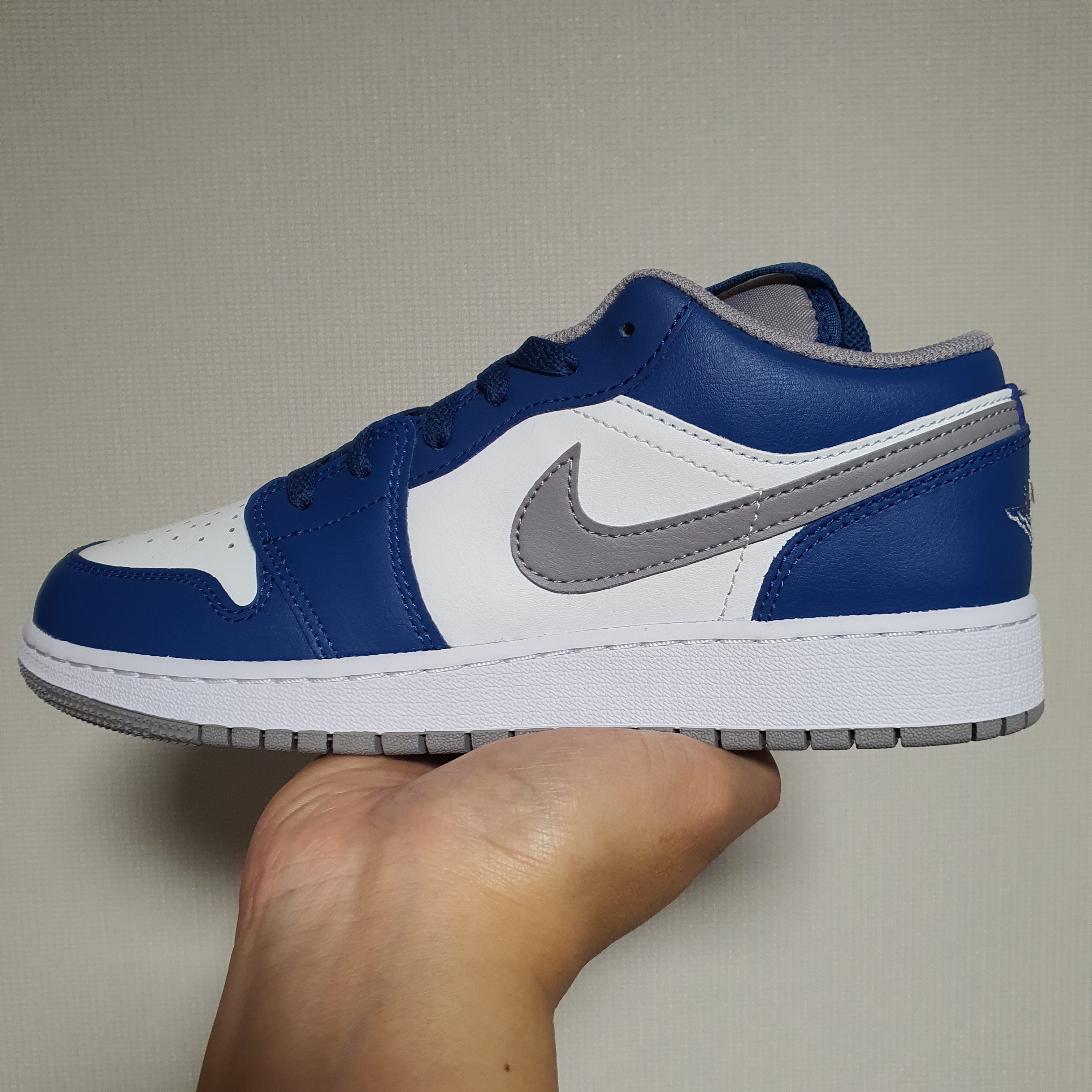 (GS) Jordan 1 Low True Blue Cement Grey 착용 스타일