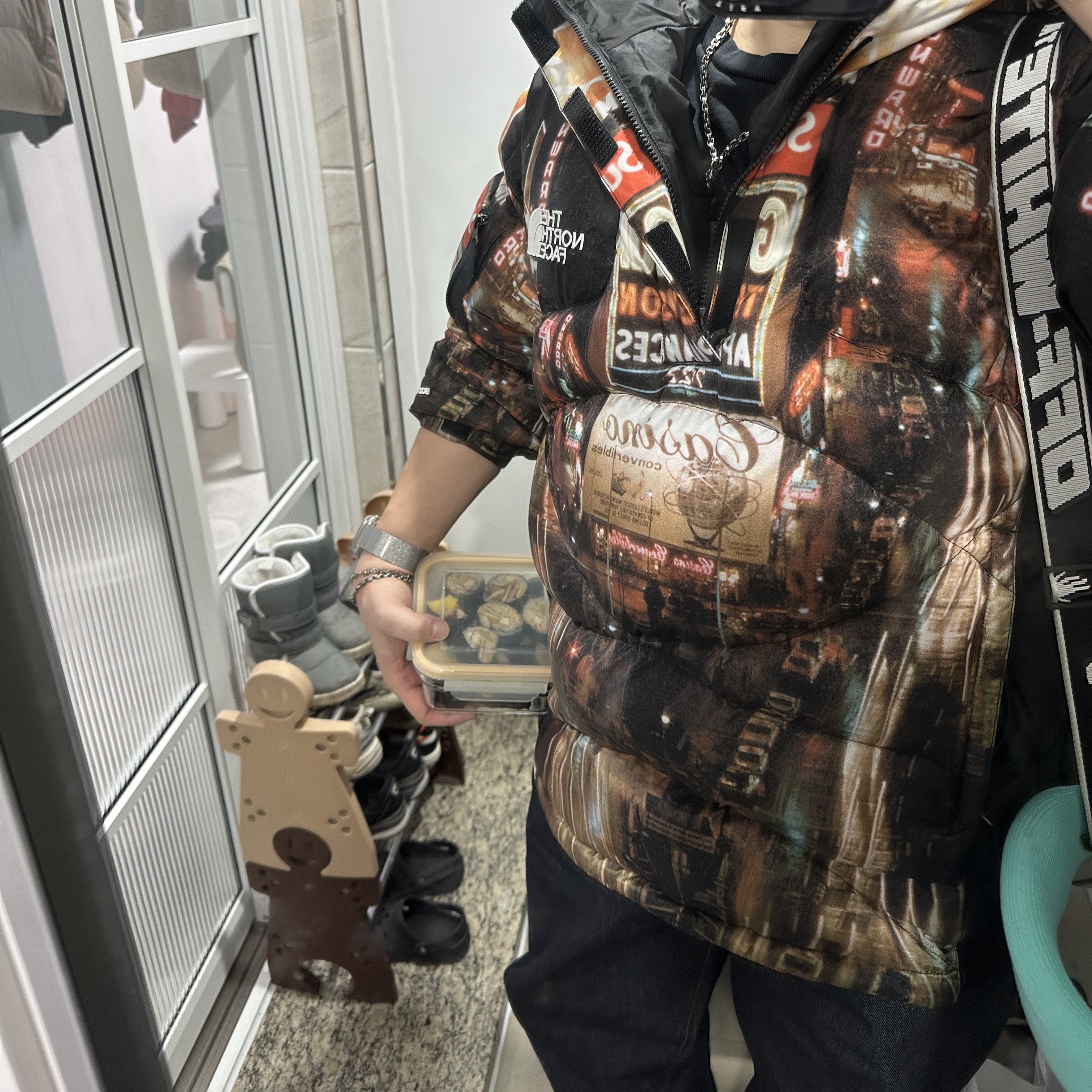 Supreme x The North Face 800-Fill Half Zip Hooded Pullover Times Square - 22FW 착용 스타일
