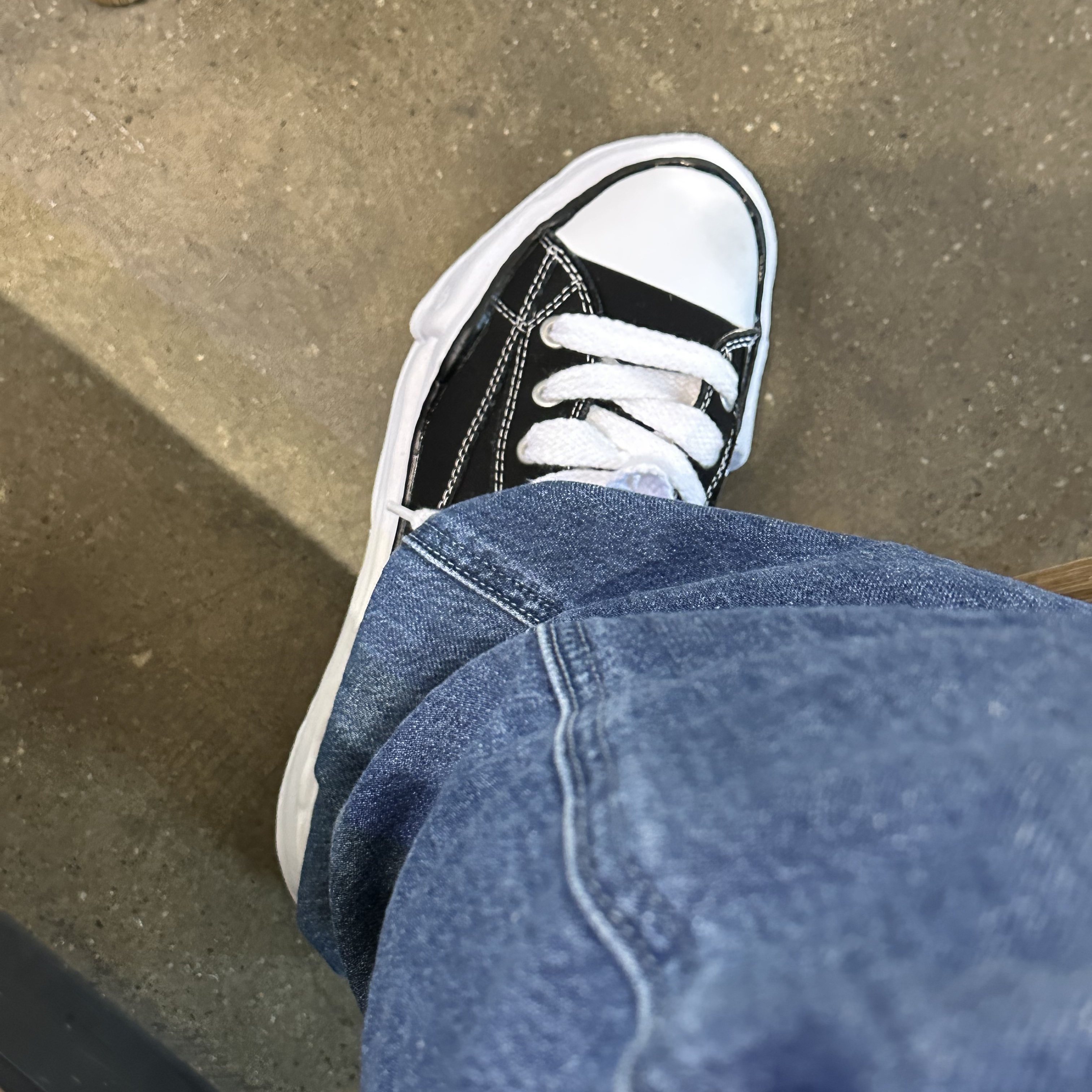 Maison Mihara Yasuhiro Peterson OG Sole Canvas Low Sneakers Black 착용 스타일