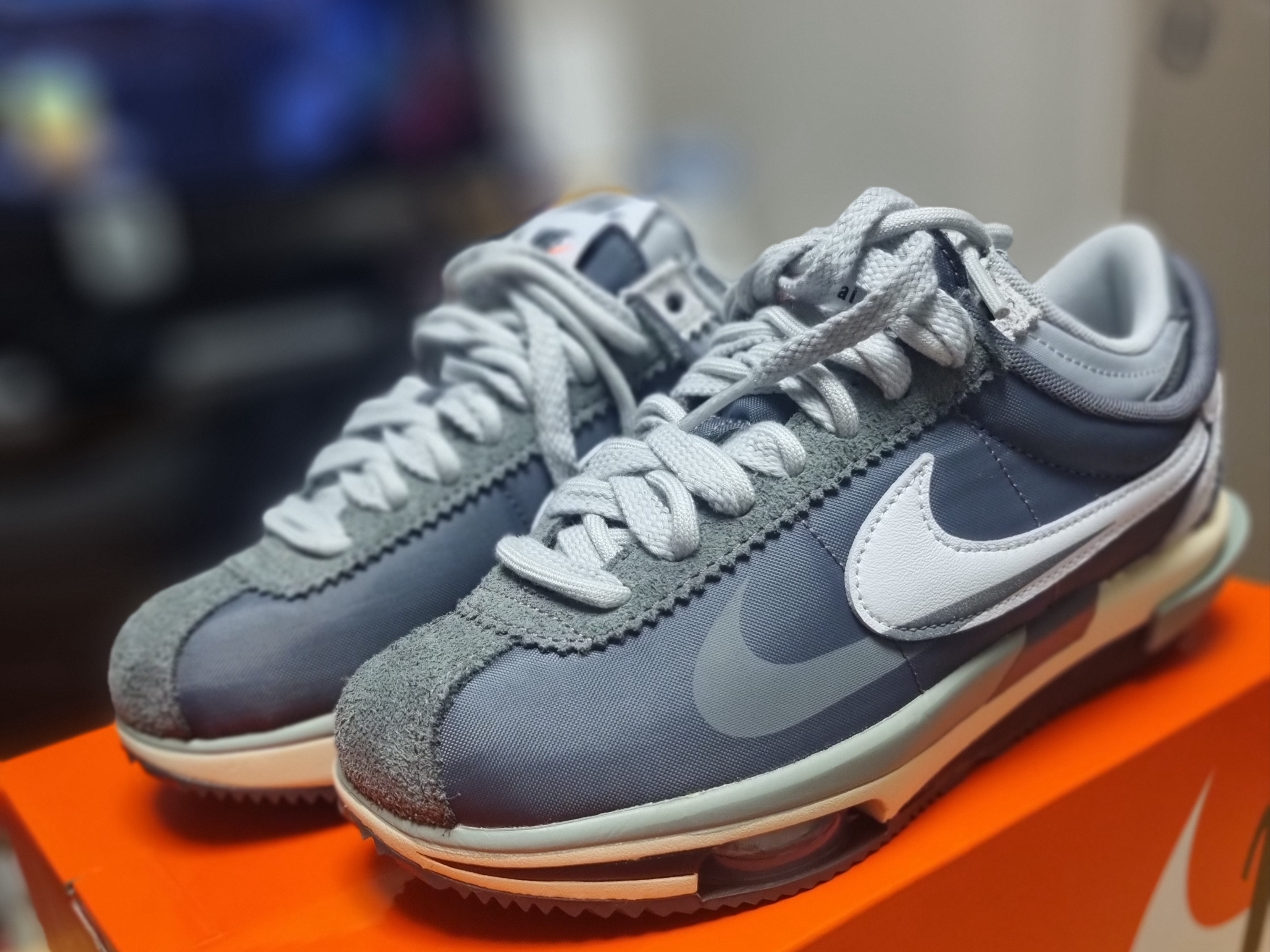 Nike x Sacai Zoom Cortez SP Iron Grey 착용 스타일 - 2