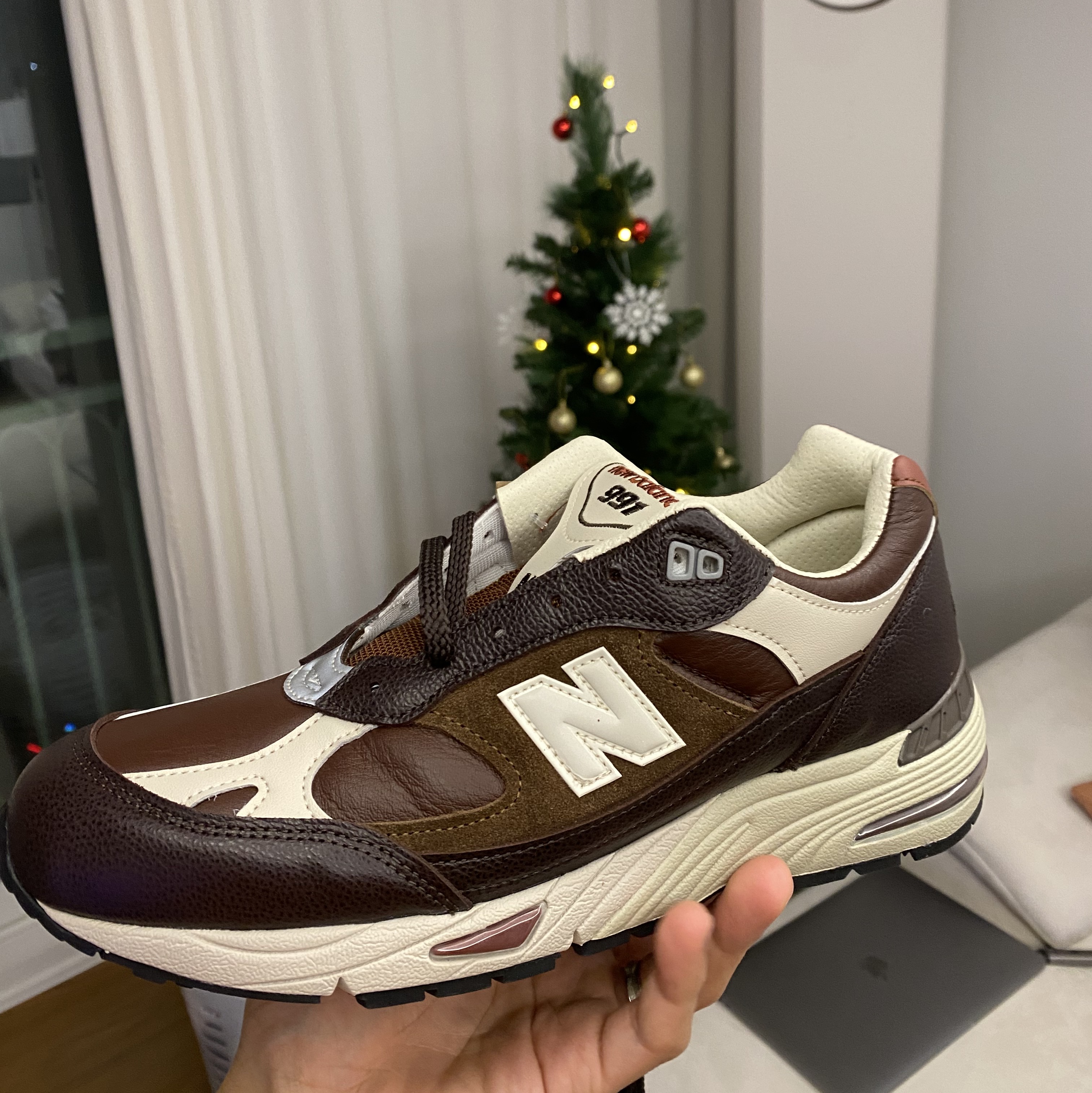 New Balance 991 Made in UK Earth French Roast 착용 스타일 - 1