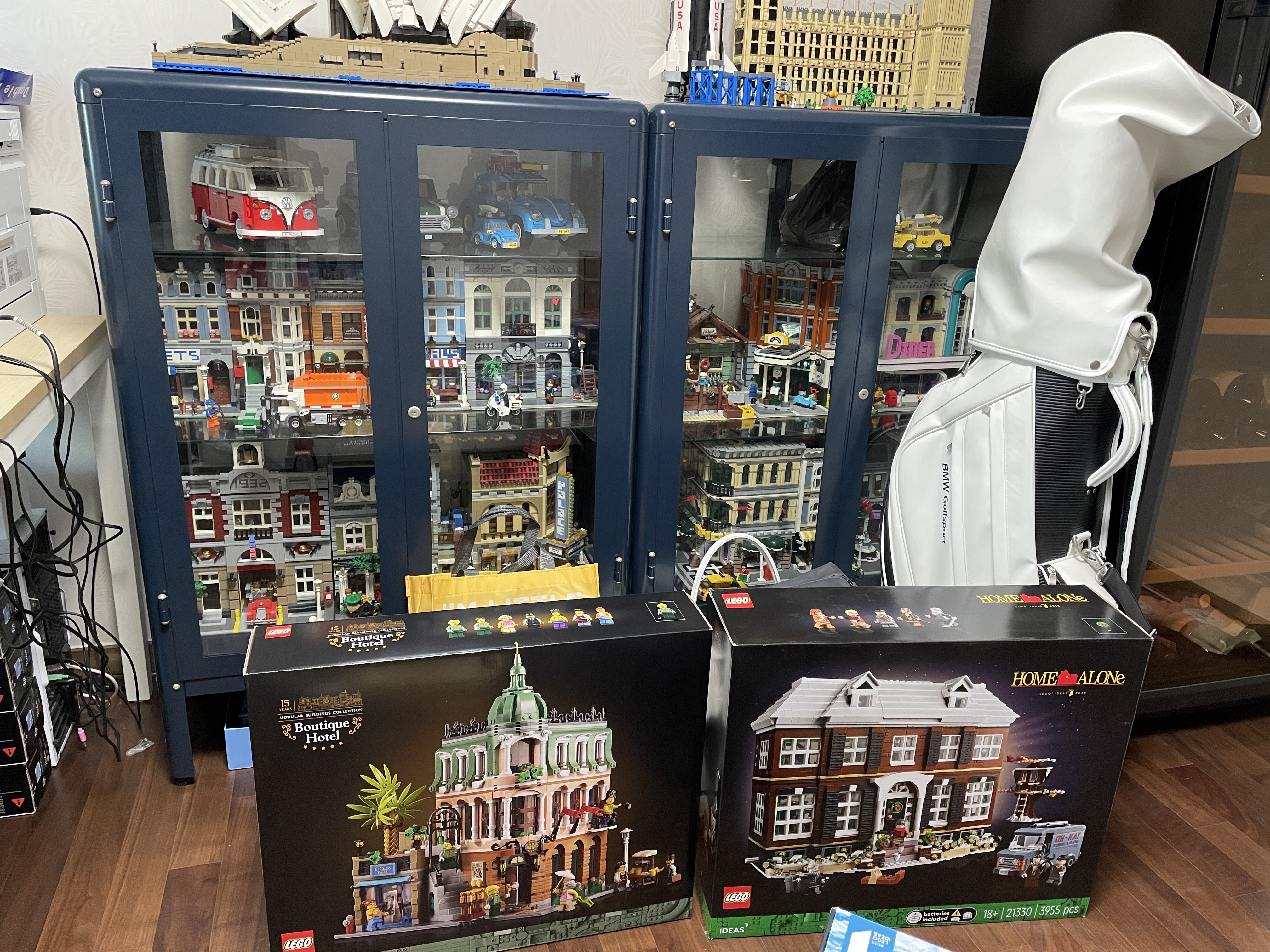 Lego Home Alone, Lego Parisian Restaurant 착용 스타일