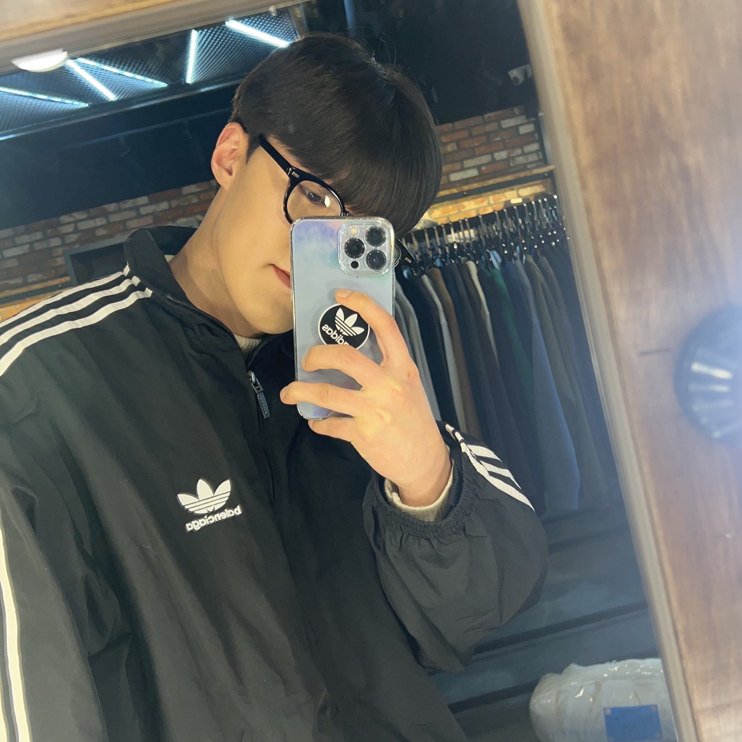Balenciaga x Adidas Performance Poplin Tracksuit Jacket Black 착용 스타일 - 1