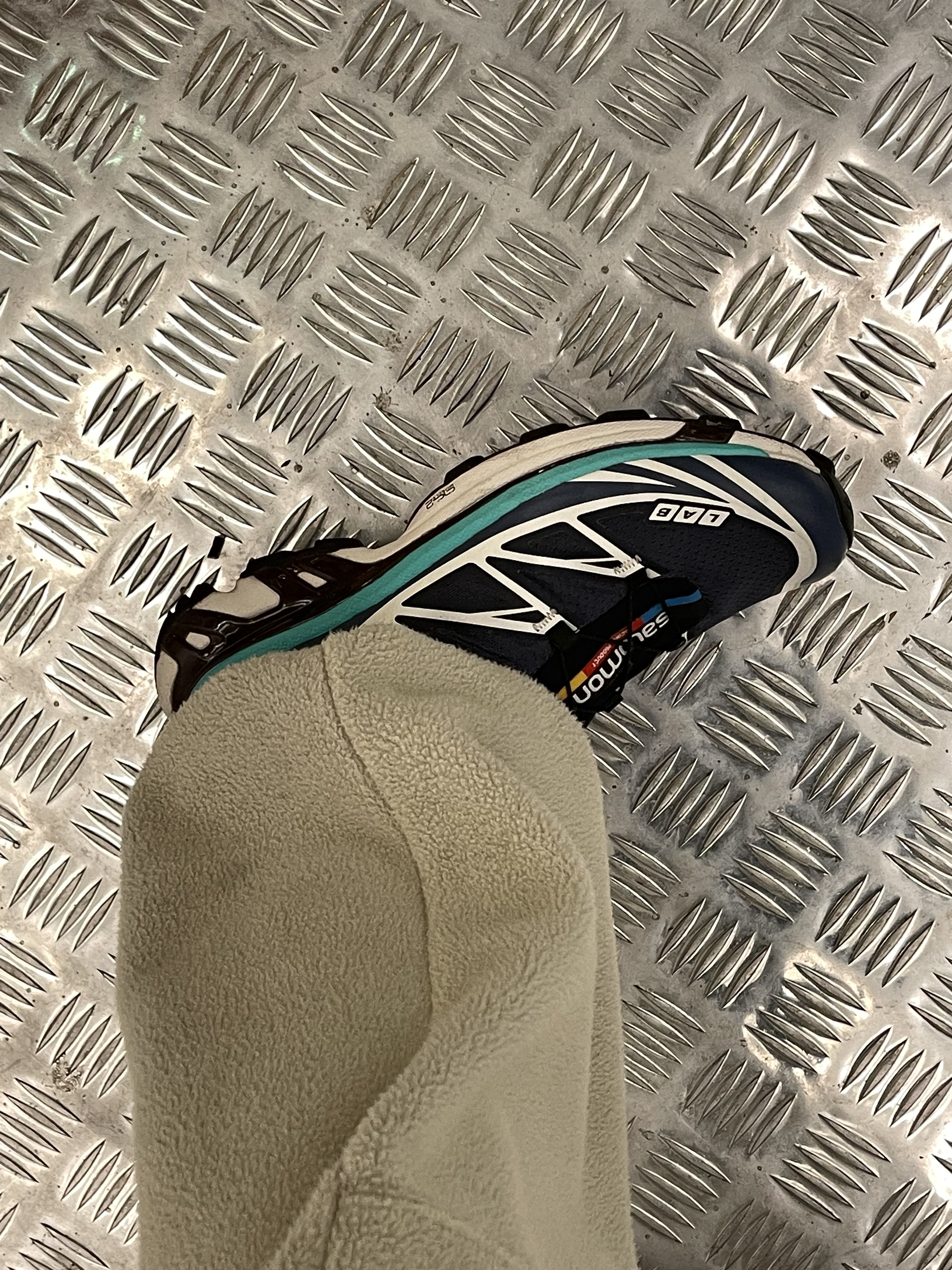 Salomon XT-6 ADV Ebony Vanila Ice, Stussy Debossed Stock Logo Beanie Blue 착용 스타일 - 2