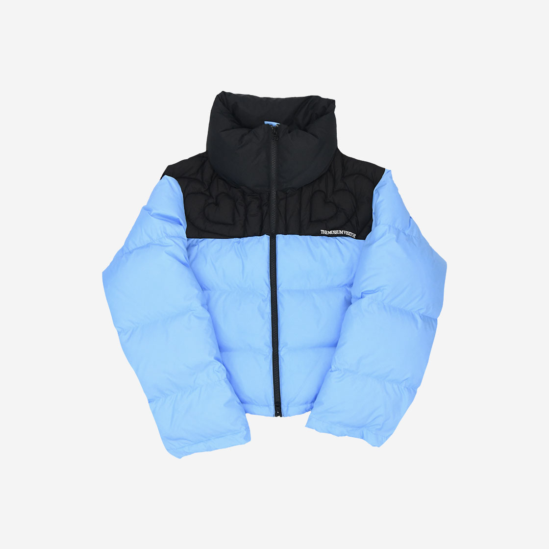 더뮤지엄비지터 하트 스티치드 푸퍼 다운 자켓 스카이 블루