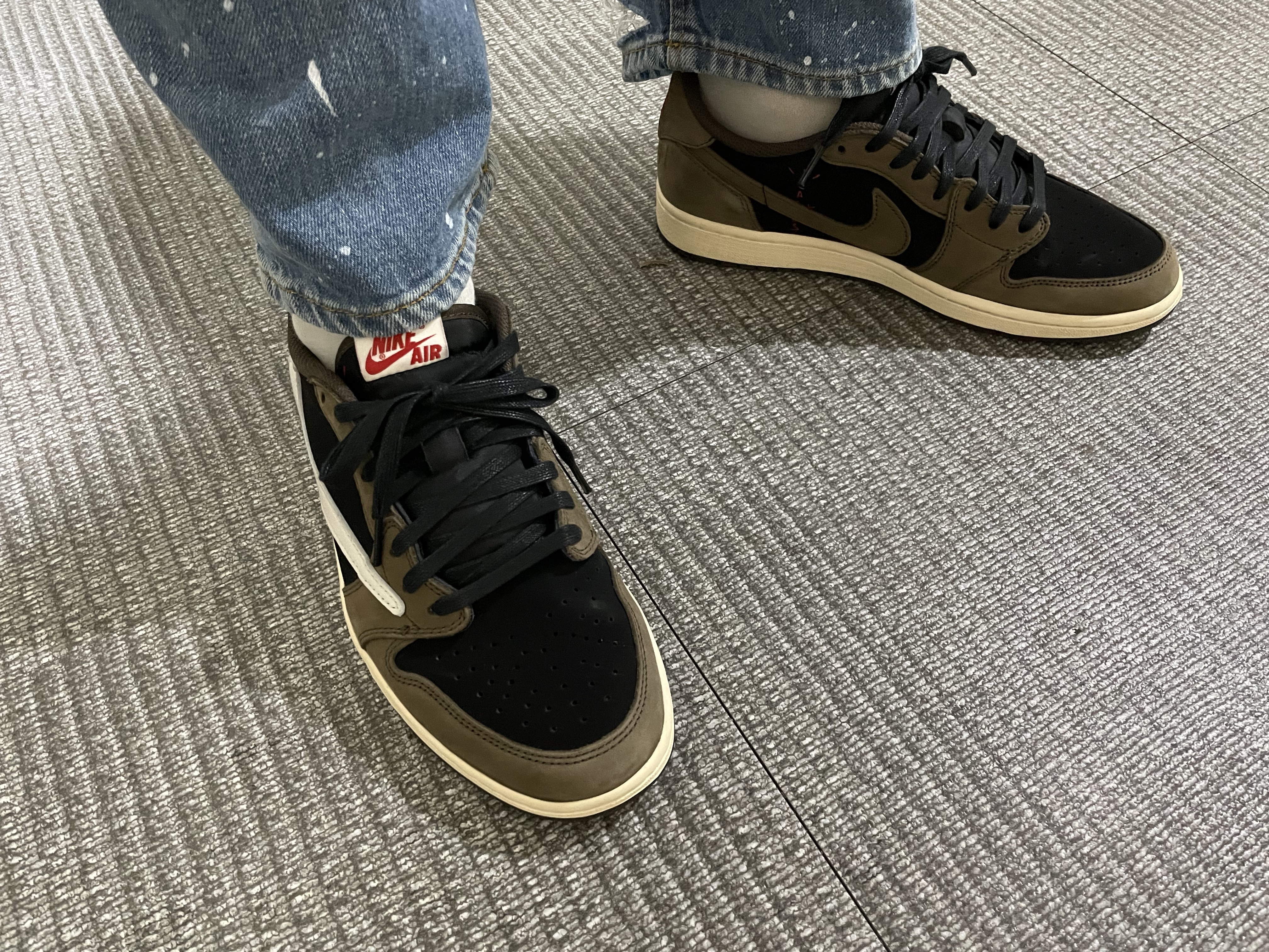 Jordan 1 x Travis Scott Retro Low OG SP Mocha 착용 스타일