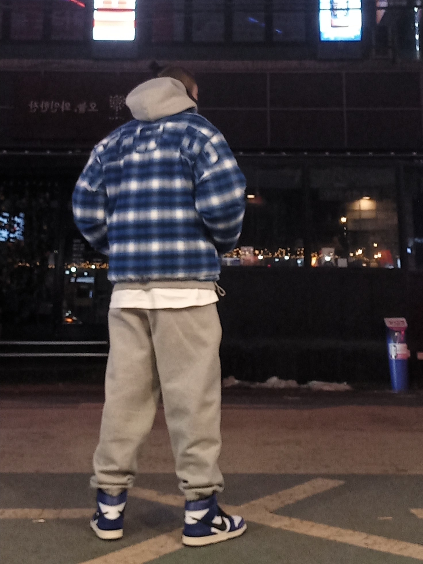 Nike x Ambush Dunk High Deep Royal Blue, Nike x Stussy NRG RA Fleece Pants Dark Grey Heather (DJ9490-063) 착용 스타일 - 2