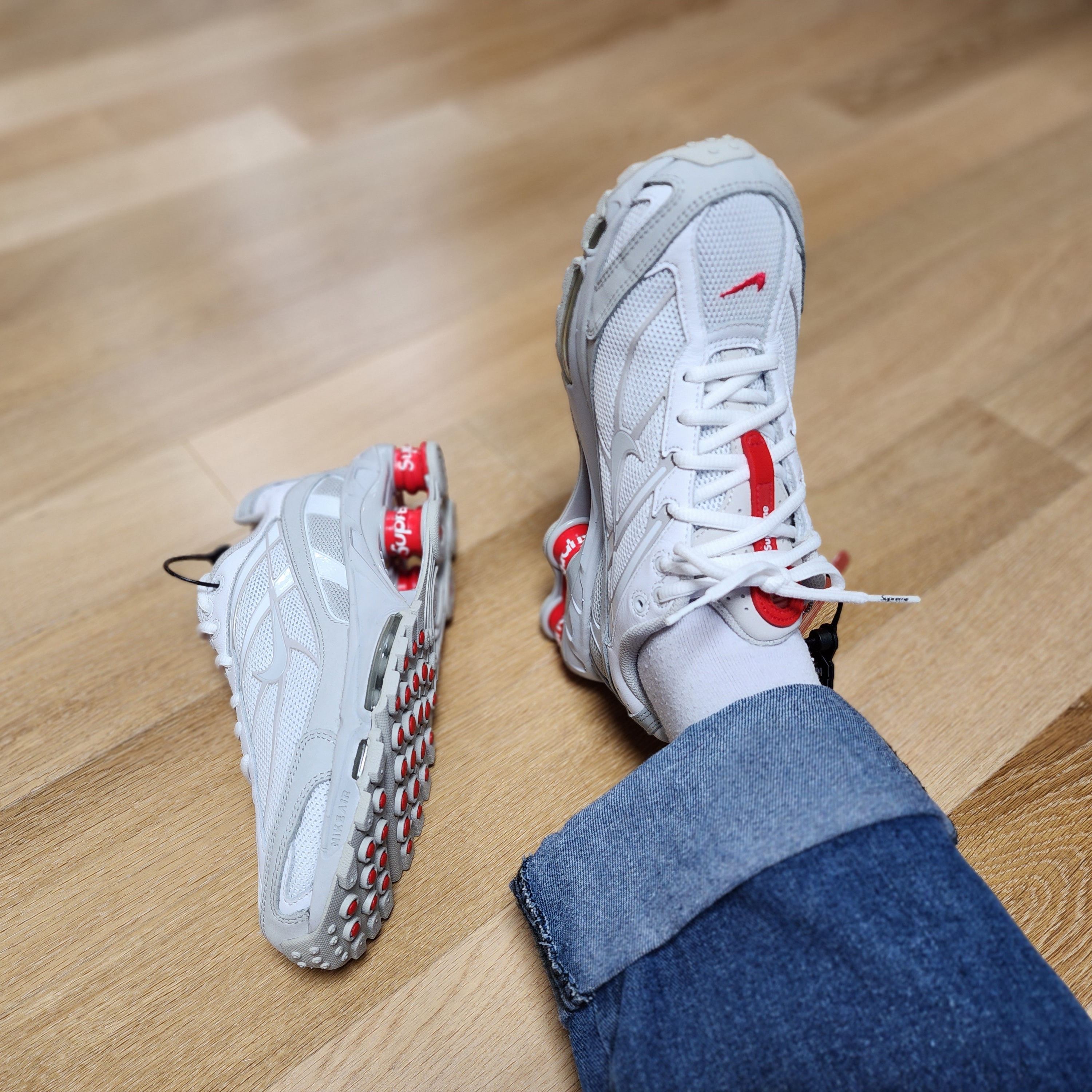 Nike x Supreme Shox Ride 2 SP White 착용 스타일 - 1