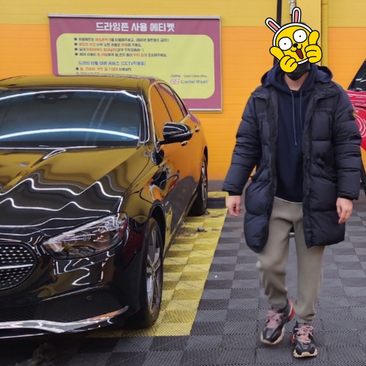 Stone Island 70123 Crinkle Reps Hooded Long Down Jacket Black - 20FW, (W) Balenciaga Track Sneakers Black Red 2019 착용 스타일 - 1