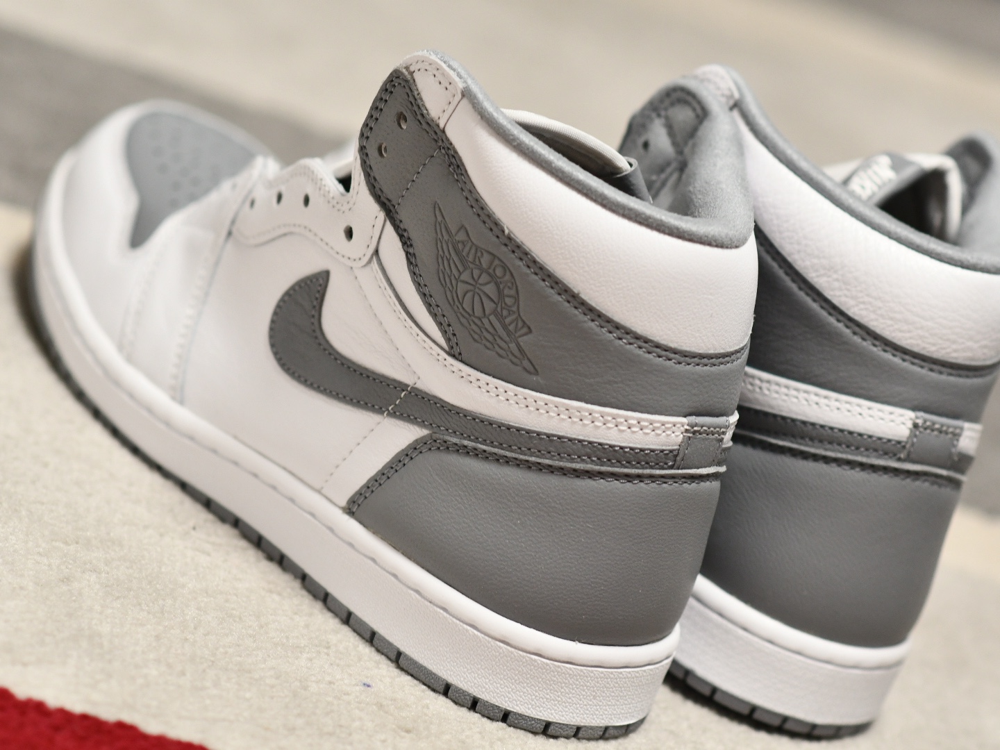 Jordan 1 Retro High OG Stealth 착용 스타일