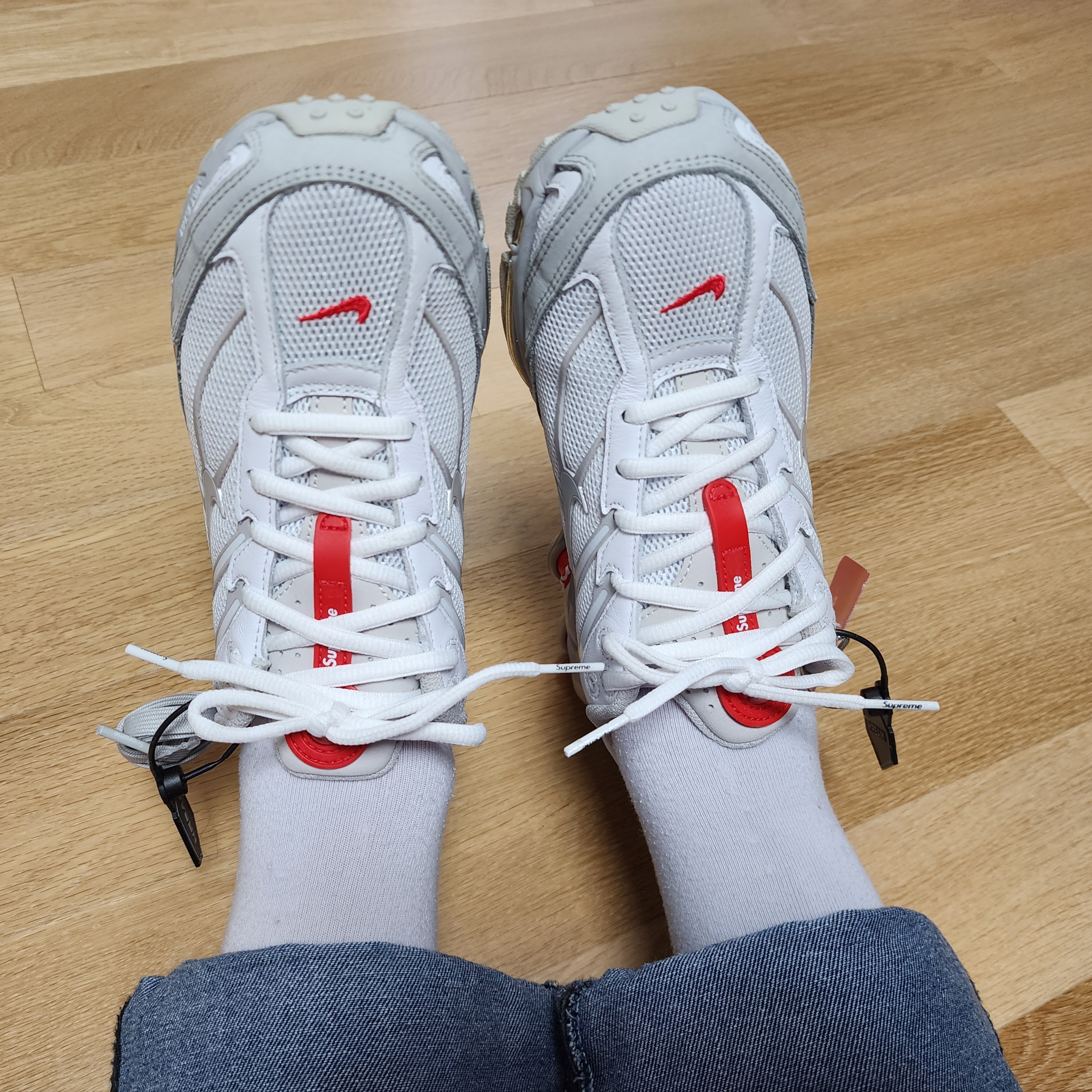 Nike x Supreme Shox Ride 2 SP White 착용 스타일 - 2