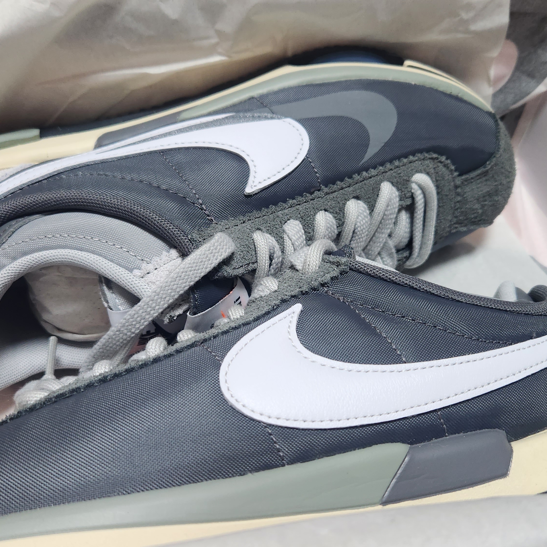 Nike x Sacai Zoom Cortez SP Iron Grey 착용 스타일 - 1
