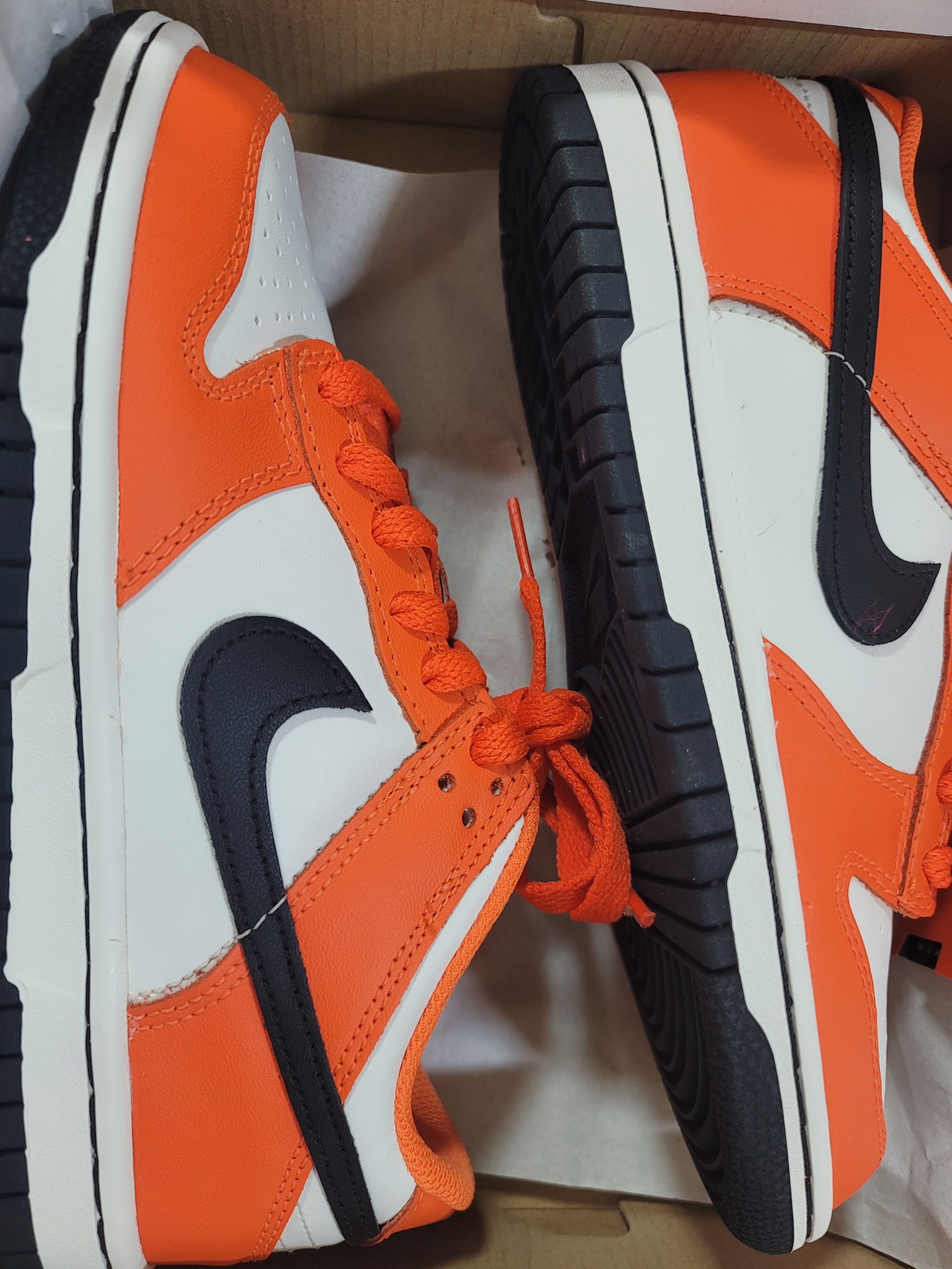(GS) Nike Dunk Low Safety Orange 착용 스타일