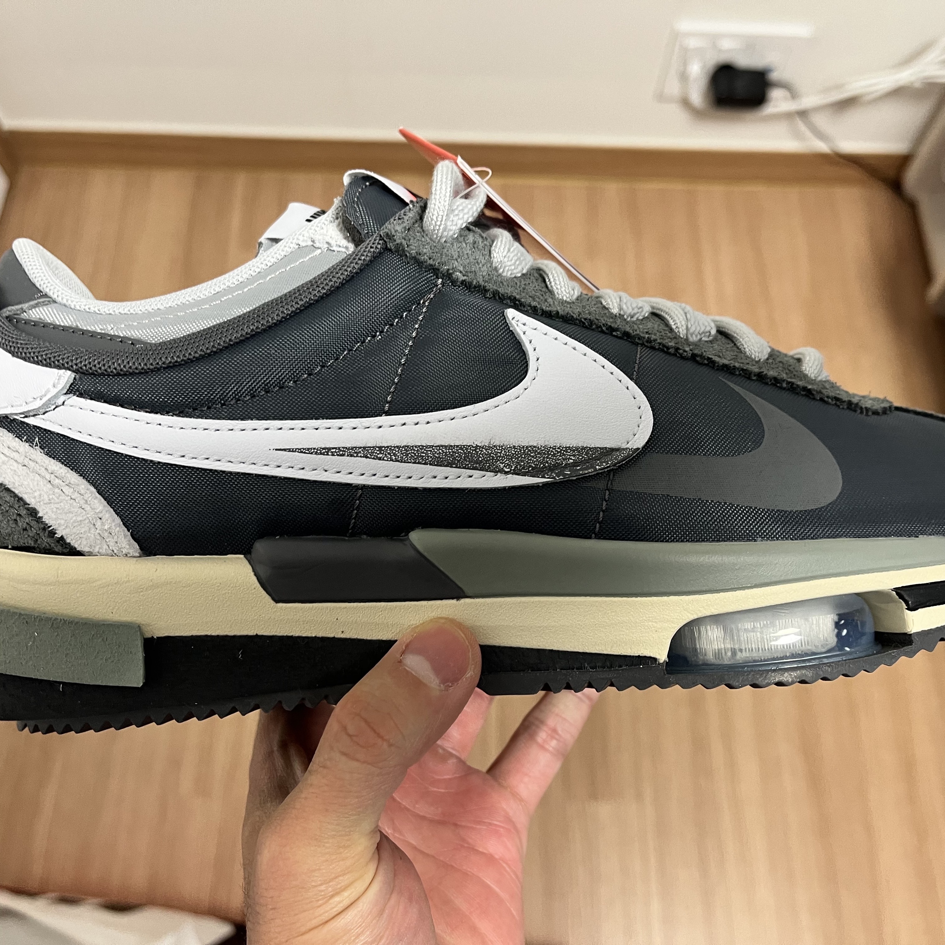 Nike x Sacai Zoom Cortez SP Iron Grey 착용 스타일 - 5