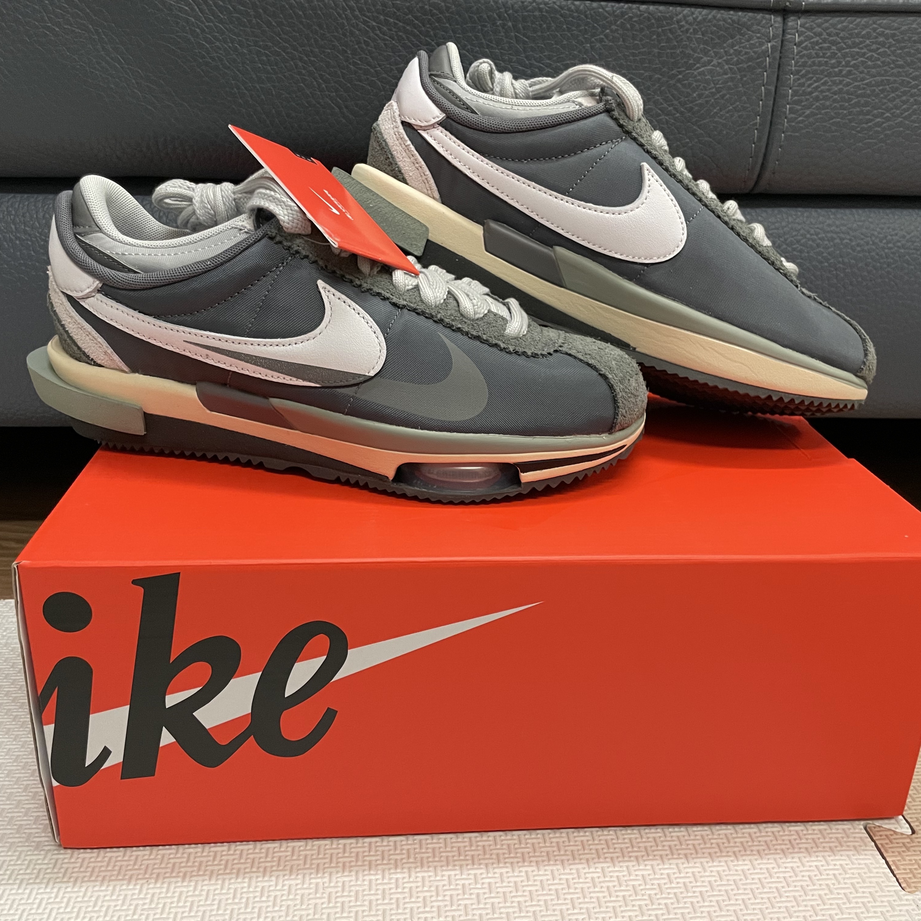 Nike x Sacai Zoom Cortez SP Iron Grey 착용 스타일 - 3