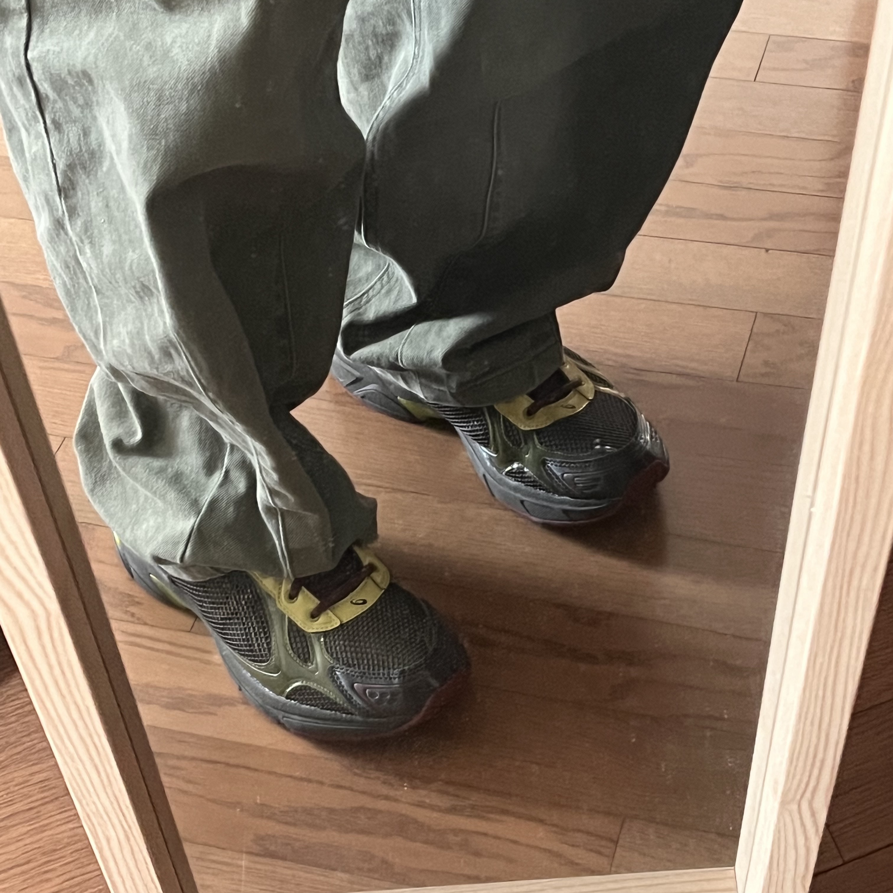Asics UB4-S Gel-1130 Demitasse 착용 스타일 - 2