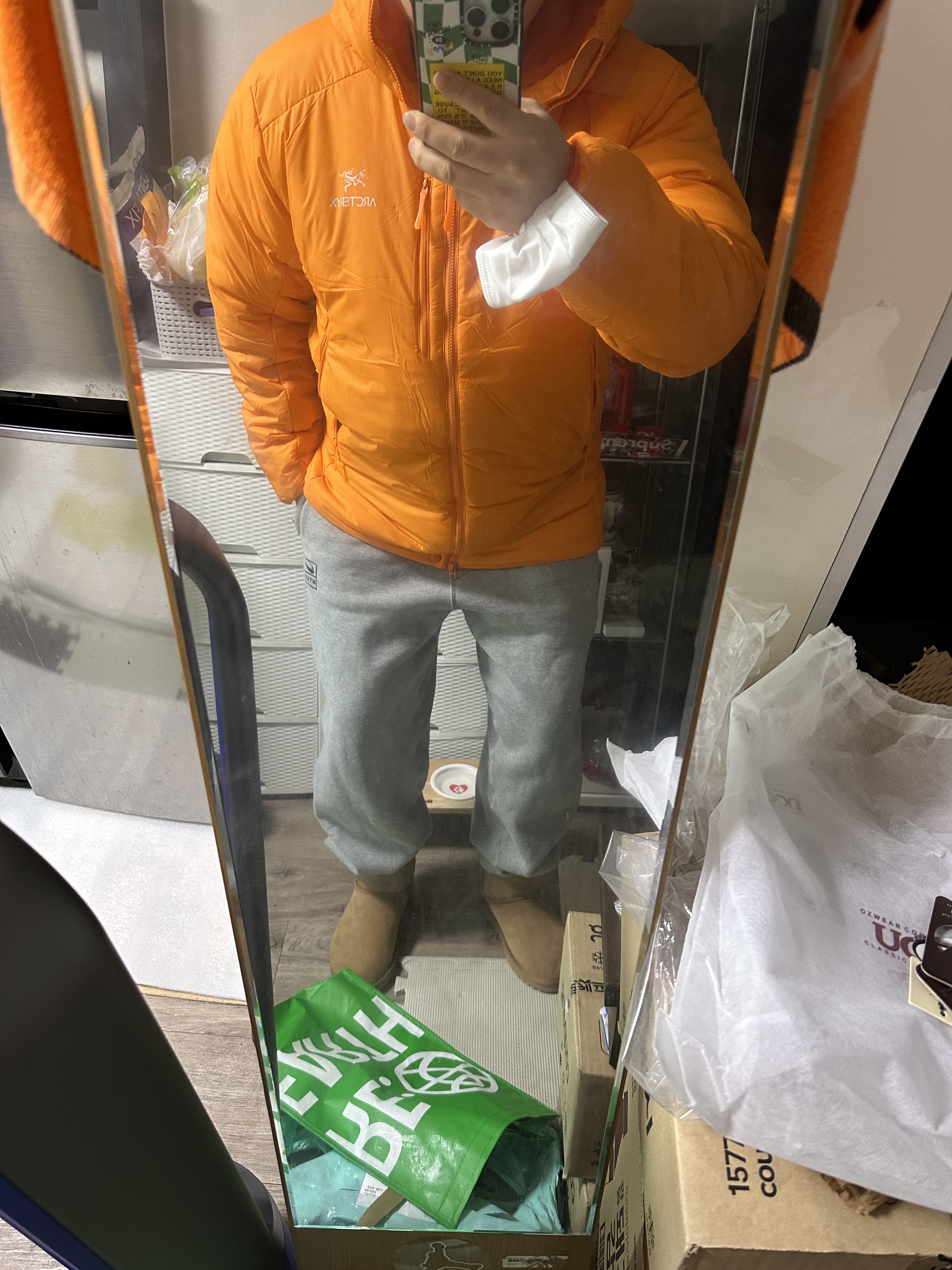 Arc'teryx Nuclei SV Parka Phenom, Nike x Stussy NRG BR Fleece Pants Grey 착용 스타일