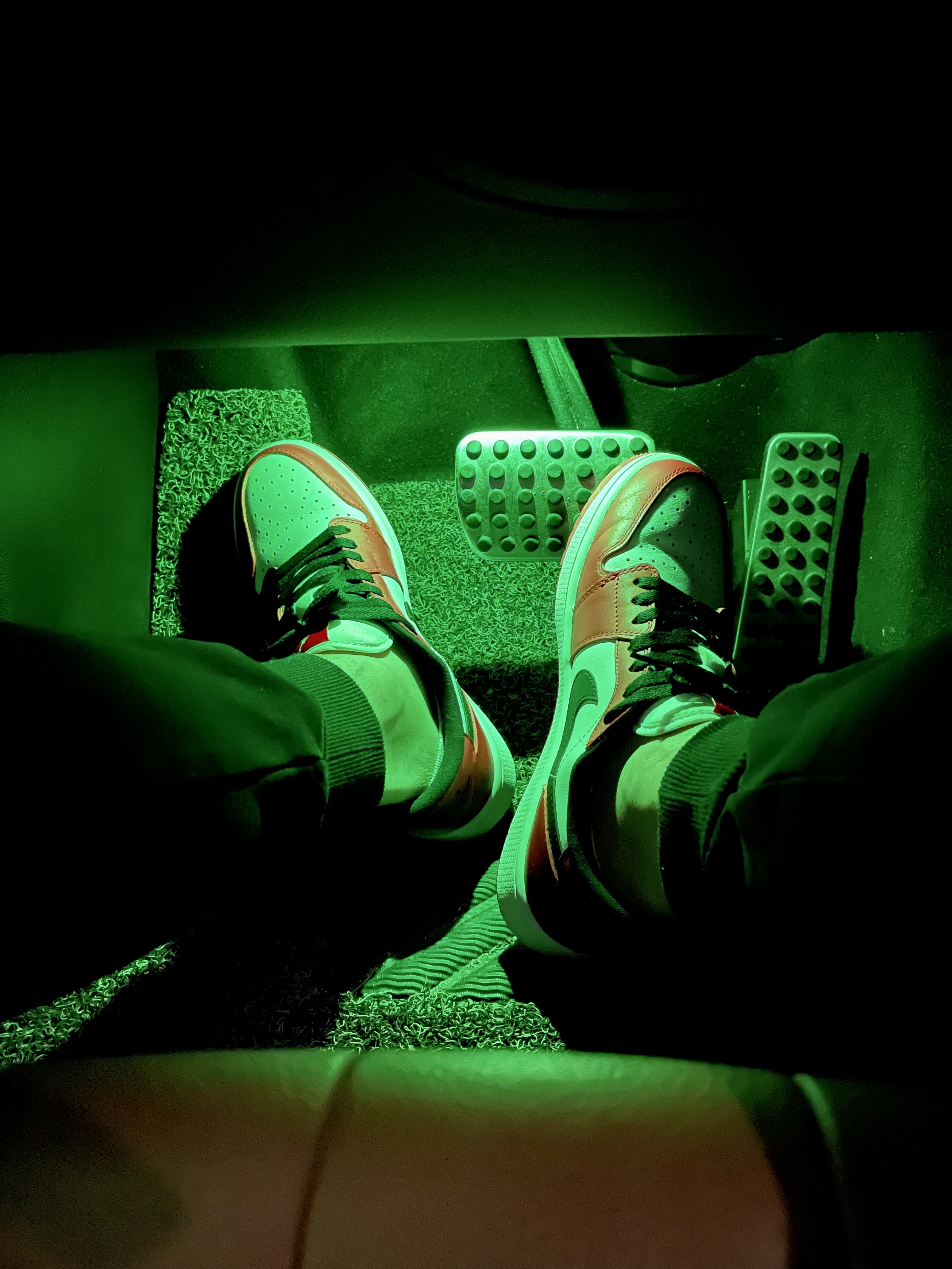 Jordan 1 Low Golf Chicago 착용 스타일 - 2