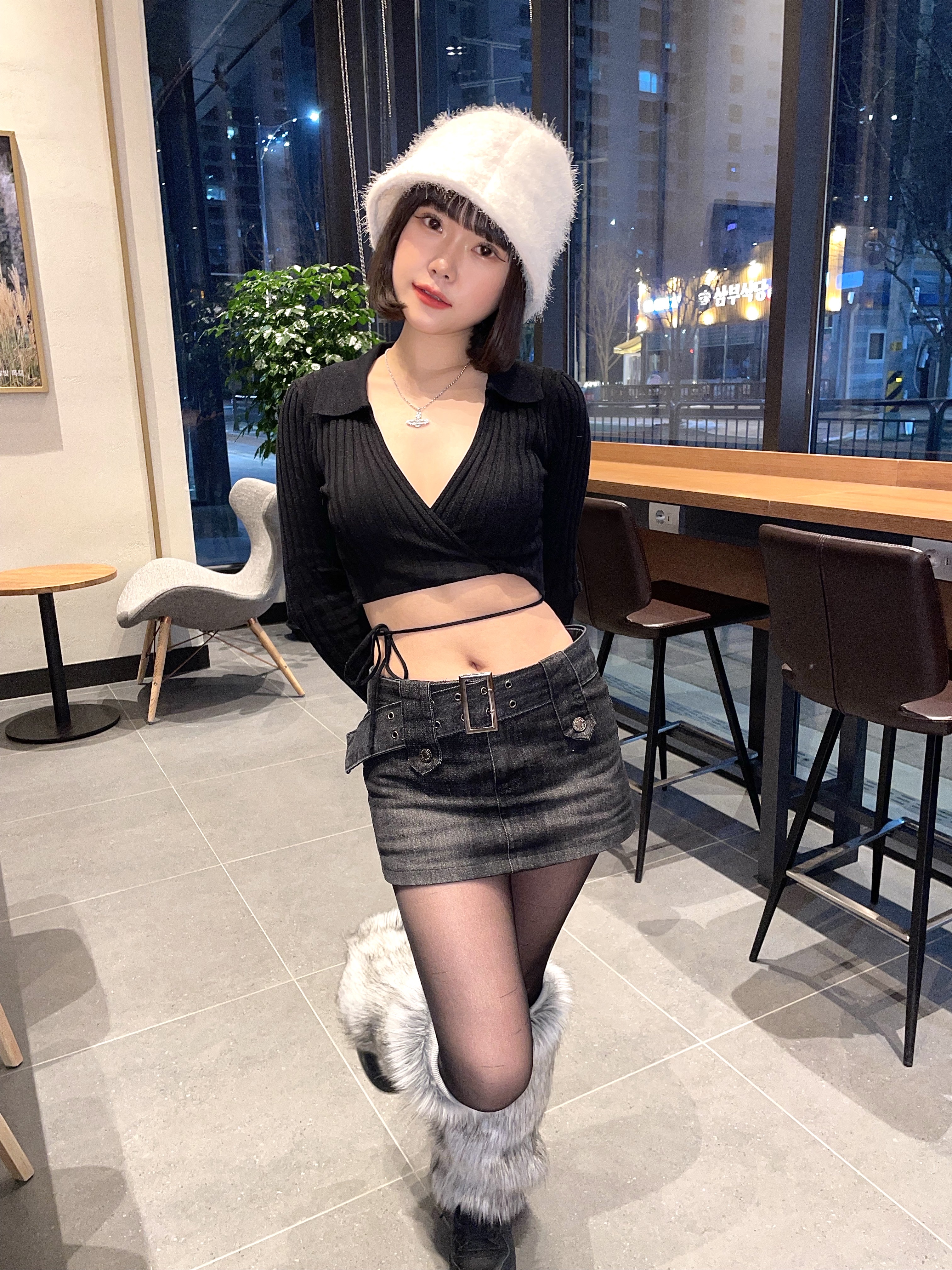 (W) The North Face Nuptse Short Jacket TNF Black, Vivienne Westwood Mayfair Bas Relief Pendant Silver 착용 스타일 - 5