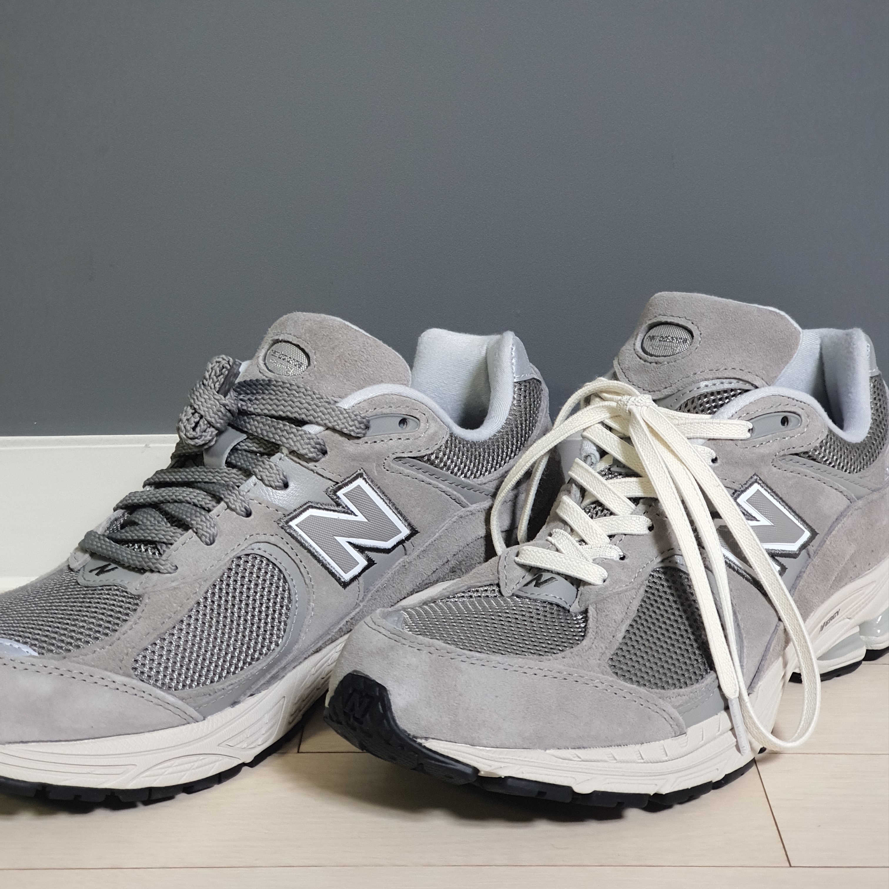 New Balance 2002R Grey 착용 스타일