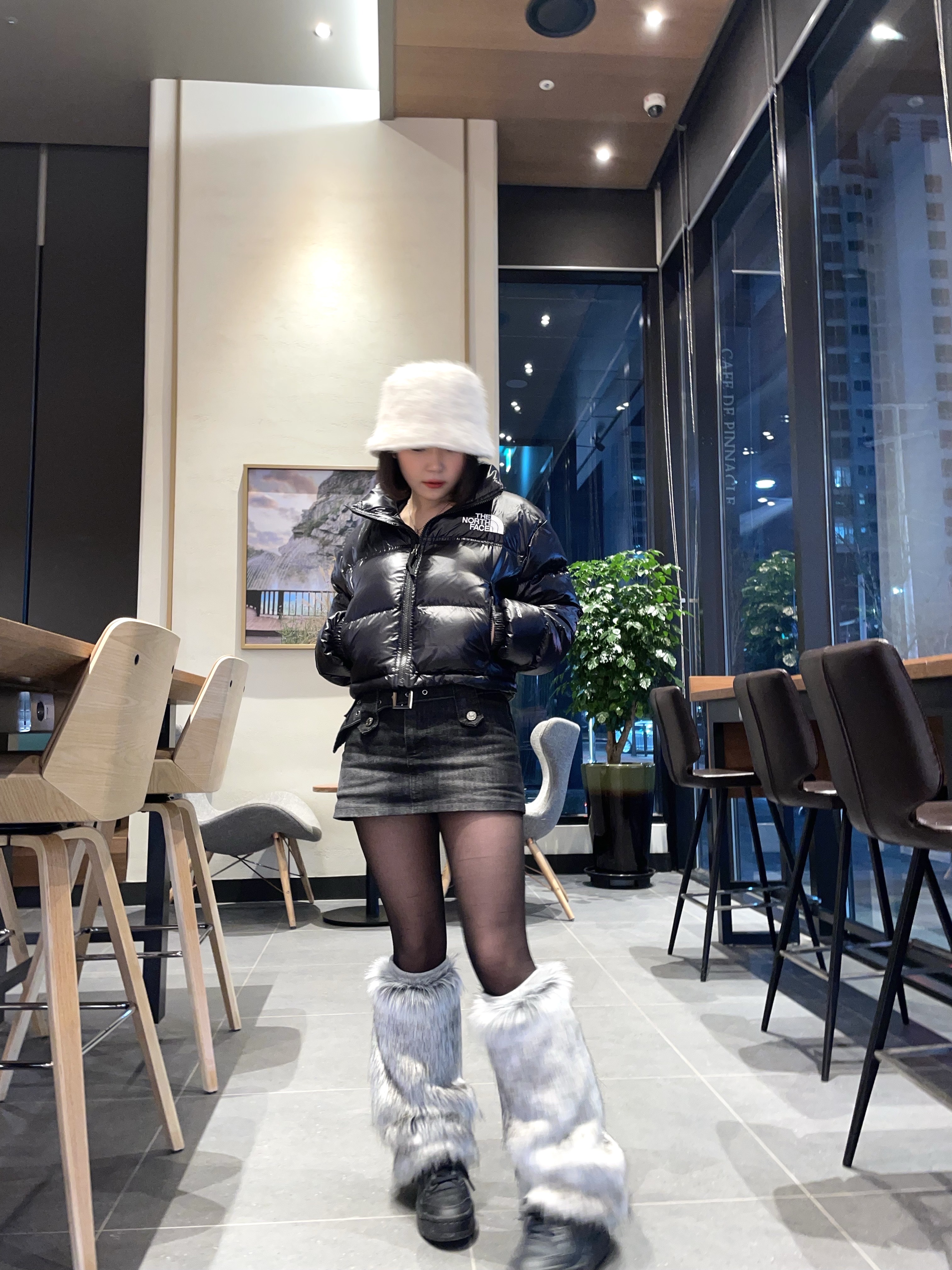 (W) The North Face Nuptse Short Jacket TNF Black, Vivienne Westwood Mayfair Bas Relief Pendant Silver 착용 스타일 - 1