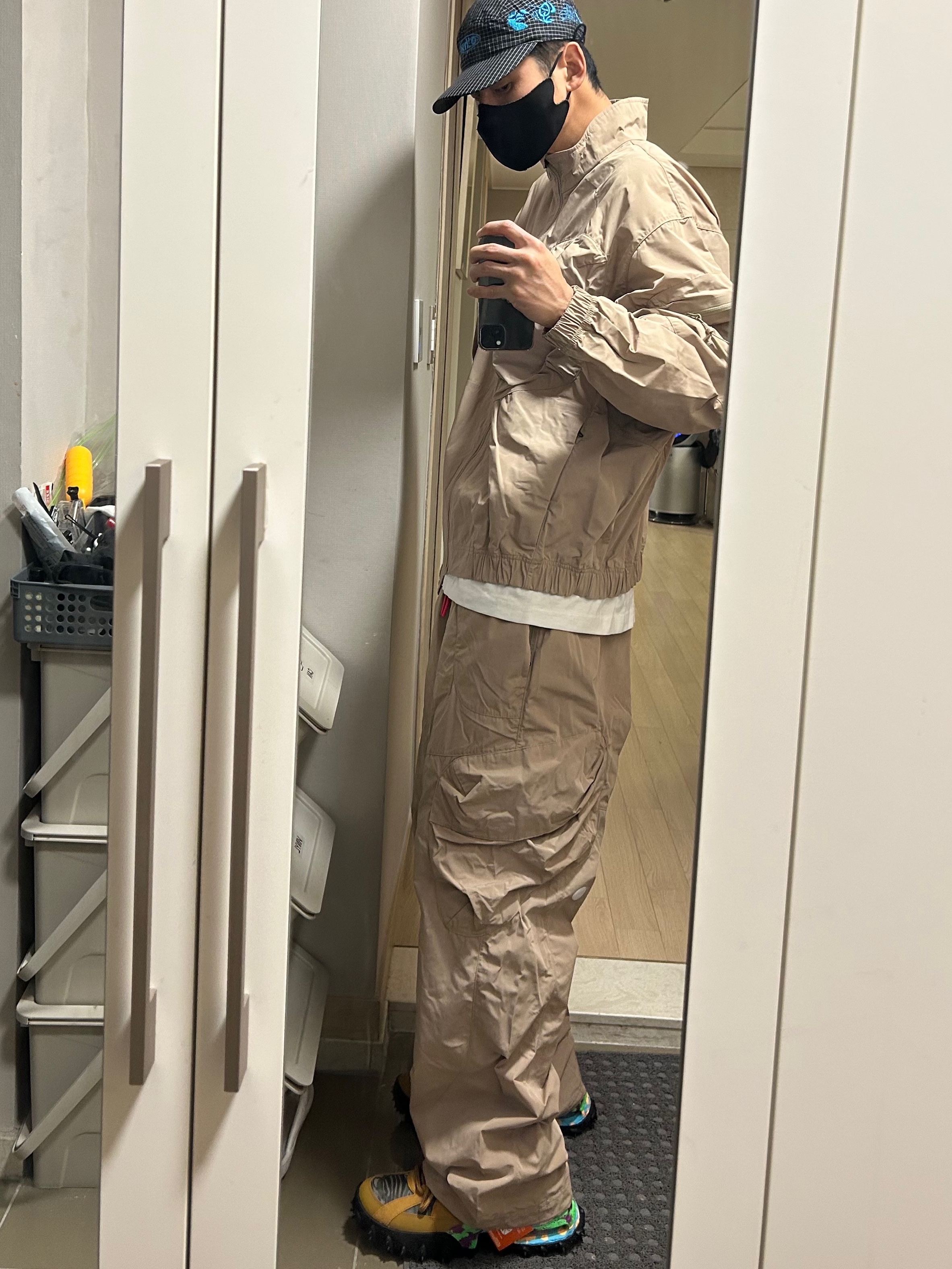 Nike x Off-White NRG Track Suit Khaki - Asia, Nike x Off-White NRG Hat Black 착용 스타일 - 4