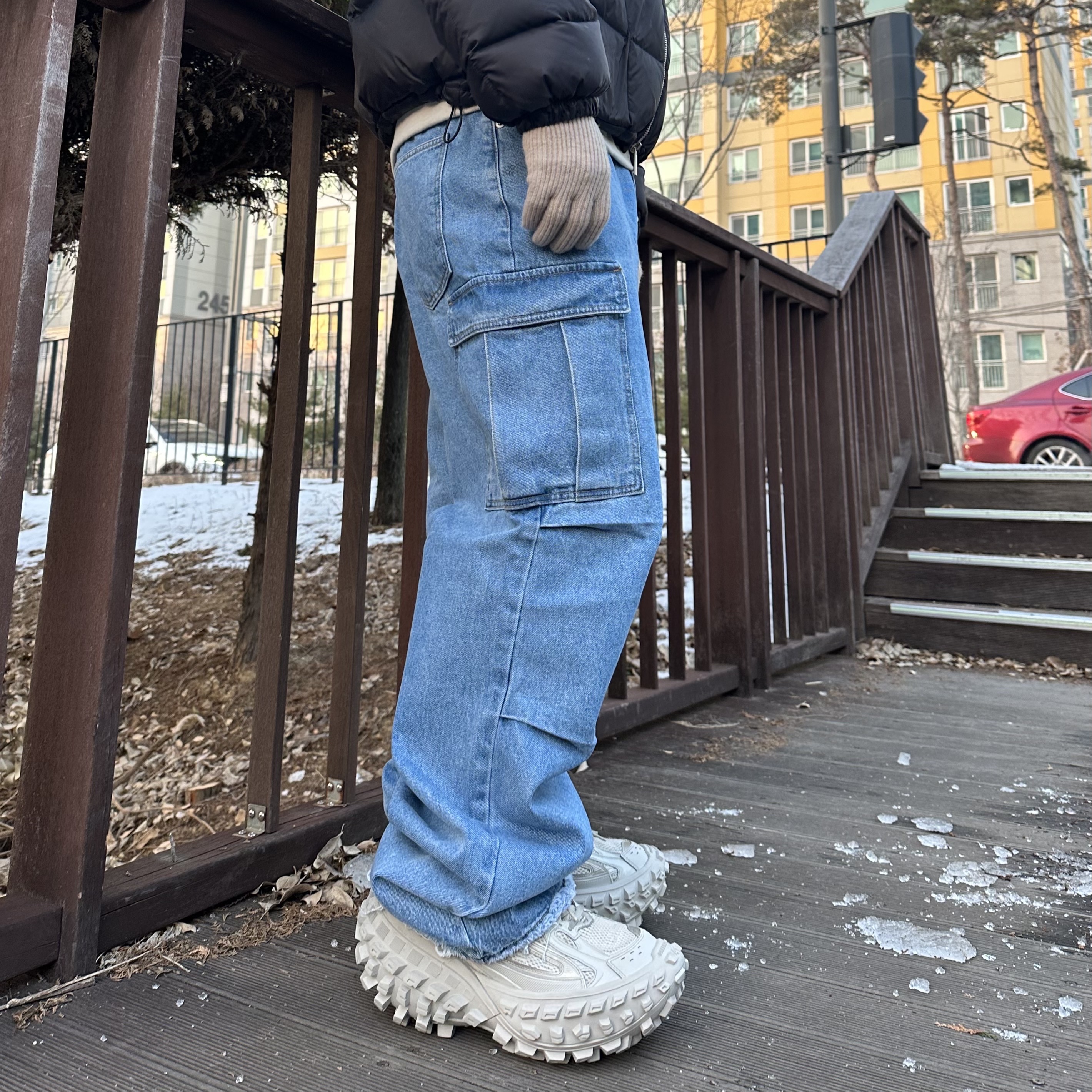 Balenciaga Defender Sneakers Beige 착용 스타일 - 5