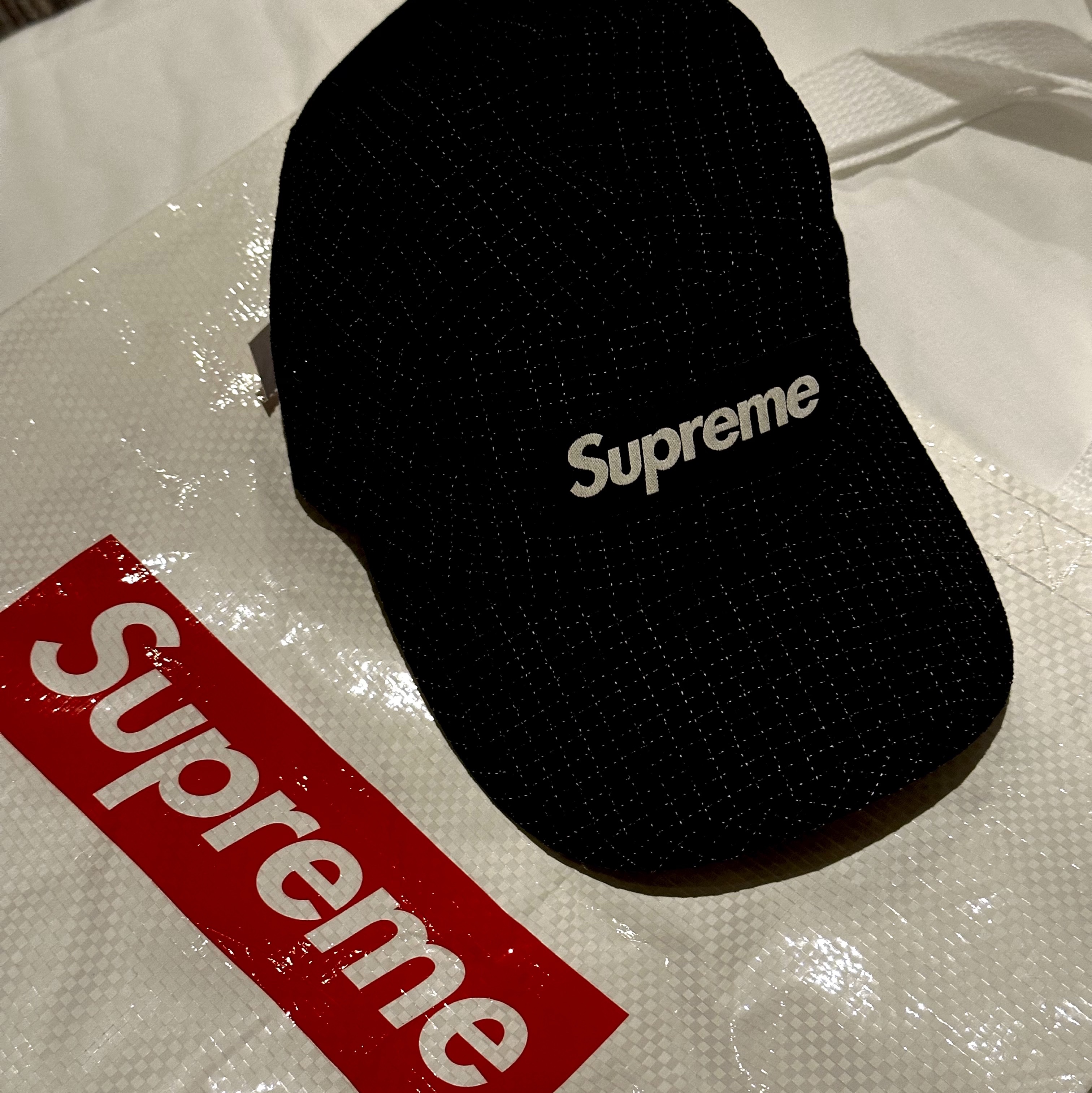 Supreme Glow Ripstop Camp Cap Black - 22FW 착용 스타일 - 1