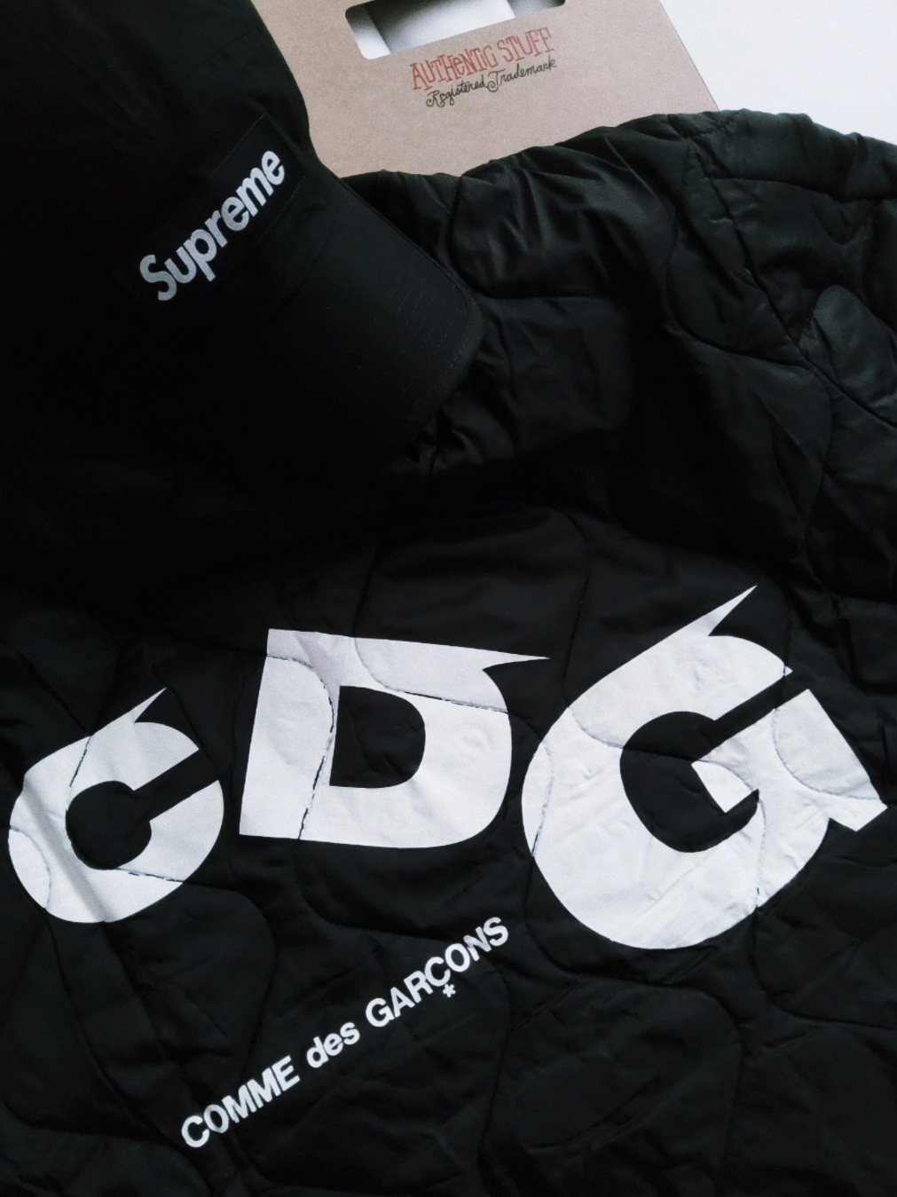 CDG x Alpha Industries Liner Jacket Black, Supreme Waxed Cotton Camp Cap Black - 21FW 착용 스타일