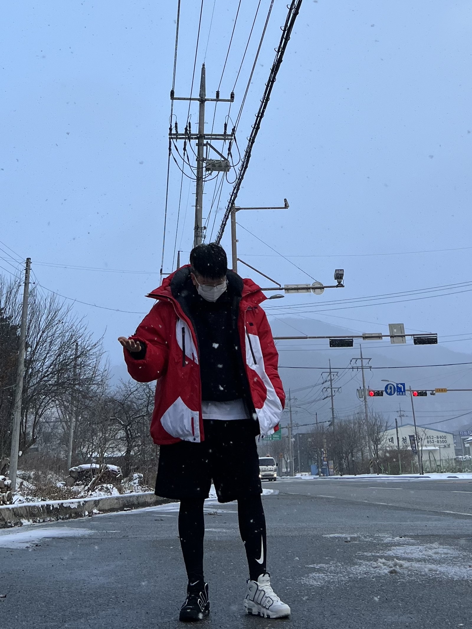 Supreme x The North Face S Logo Summit Series Himalayan Parka Red - 20FW, Nike Air More Uptempo Black White 2020 착용 스타일 - 3