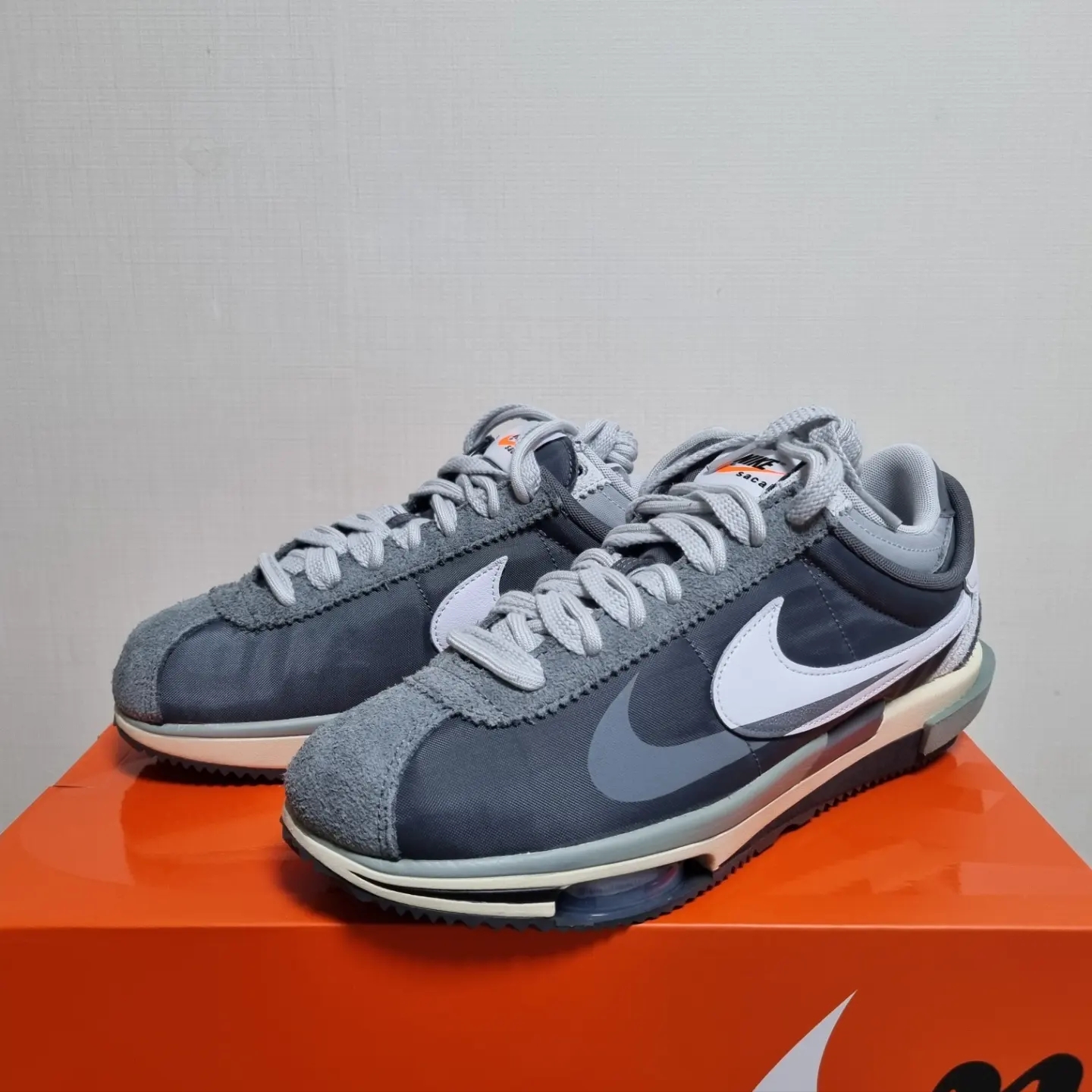 Nike x Sacai Zoom Cortez SP Iron Grey 착용 스타일 - 1