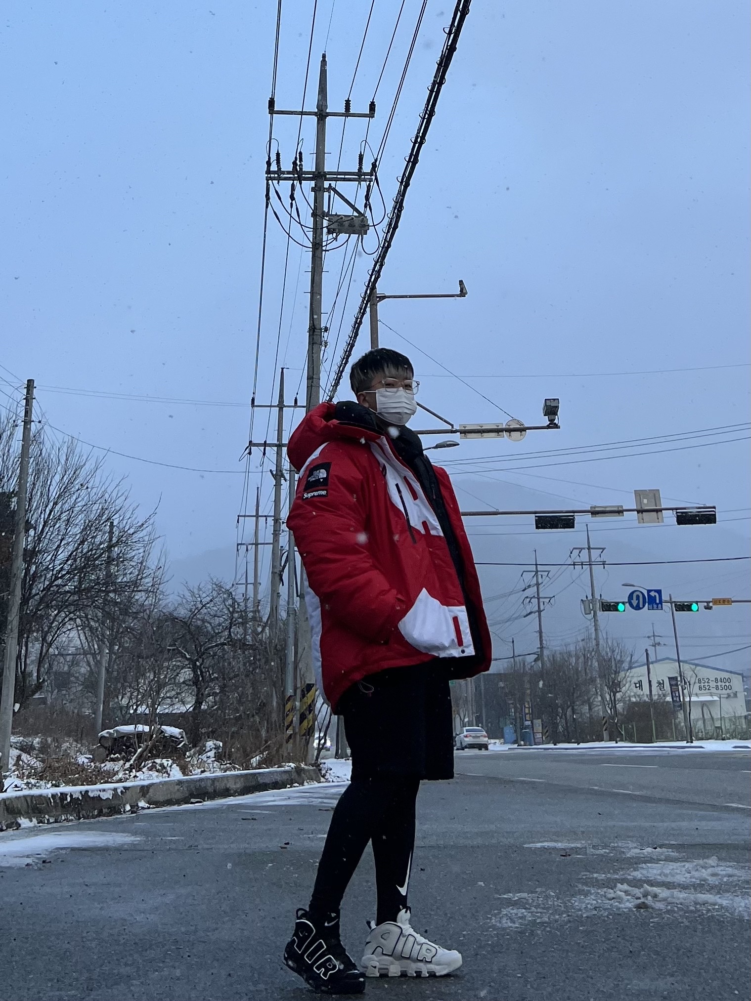 Supreme x The North Face S Logo Summit Series Himalayan Parka Red - 20FW, Nike Air More Uptempo Black White 2020 착용 스타일 - 2
