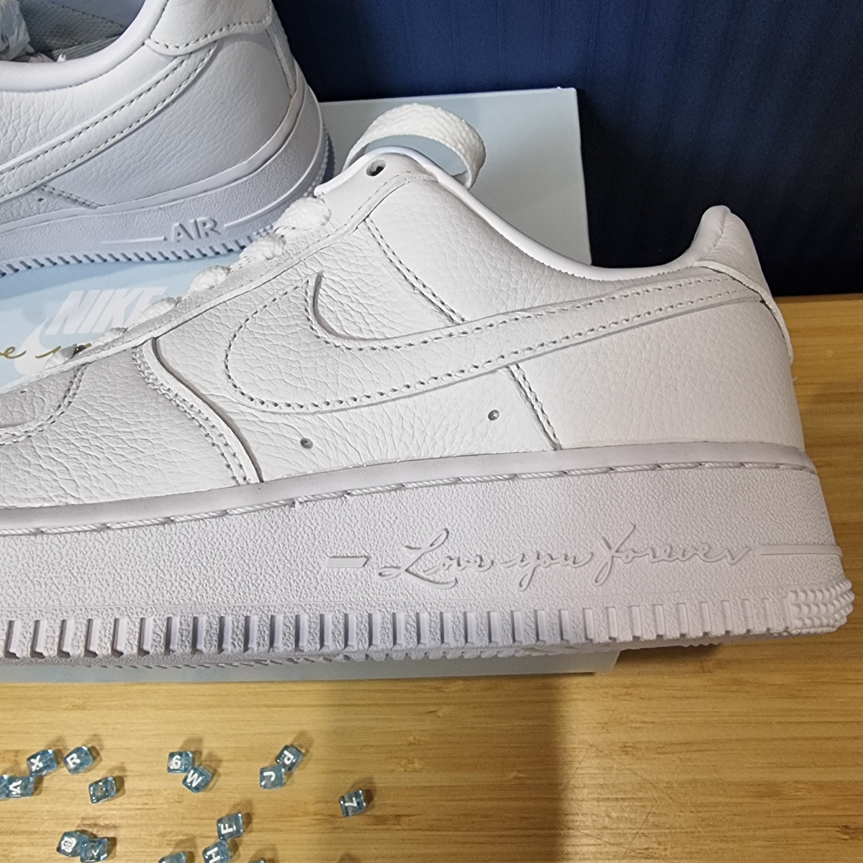 Nike x Drake Nocta Air Force 1 Low SP Certified Lover Boy White 착용 스타일 - 2