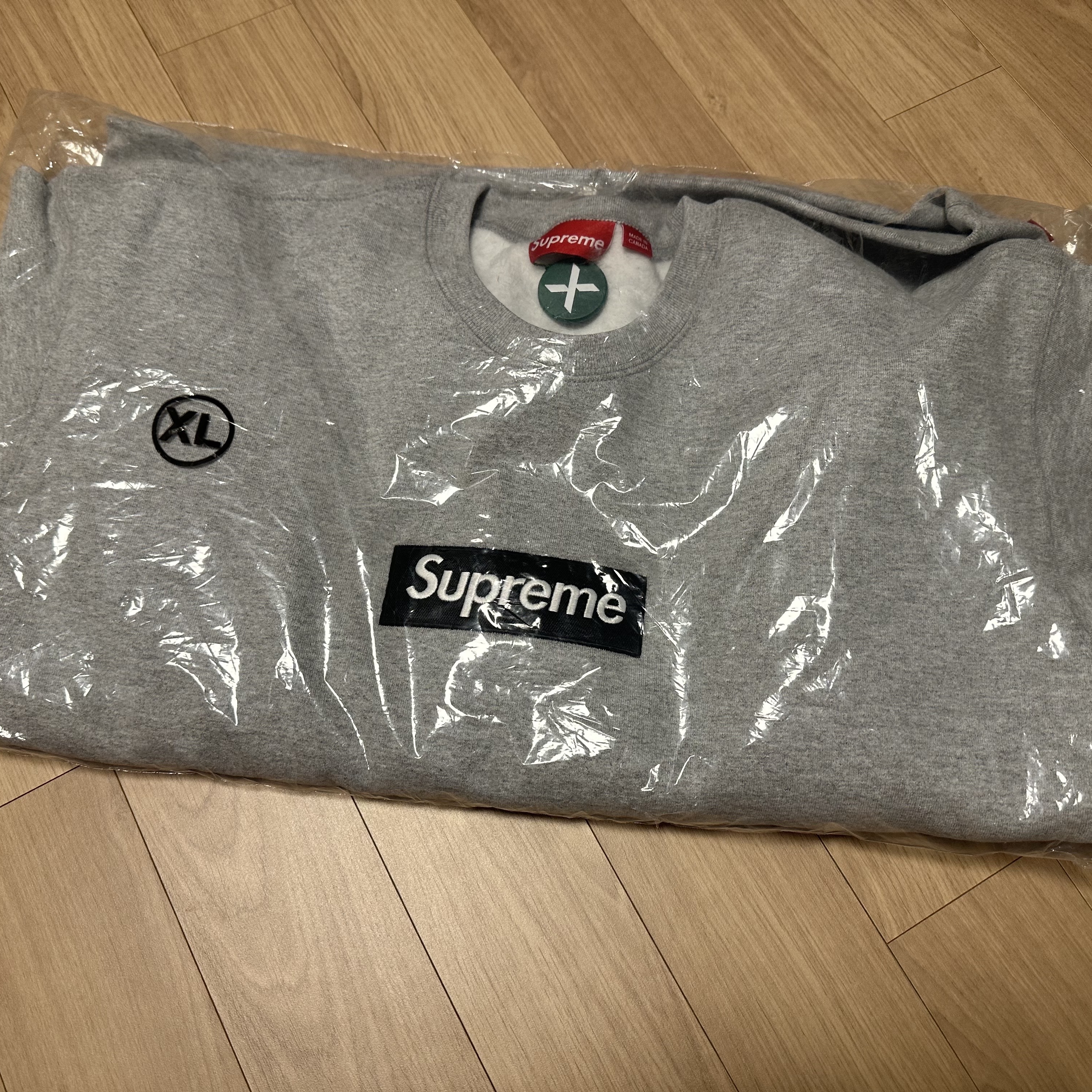 Supreme Box Logo Crewneck Heather Grey - 22FW 착용 스타일