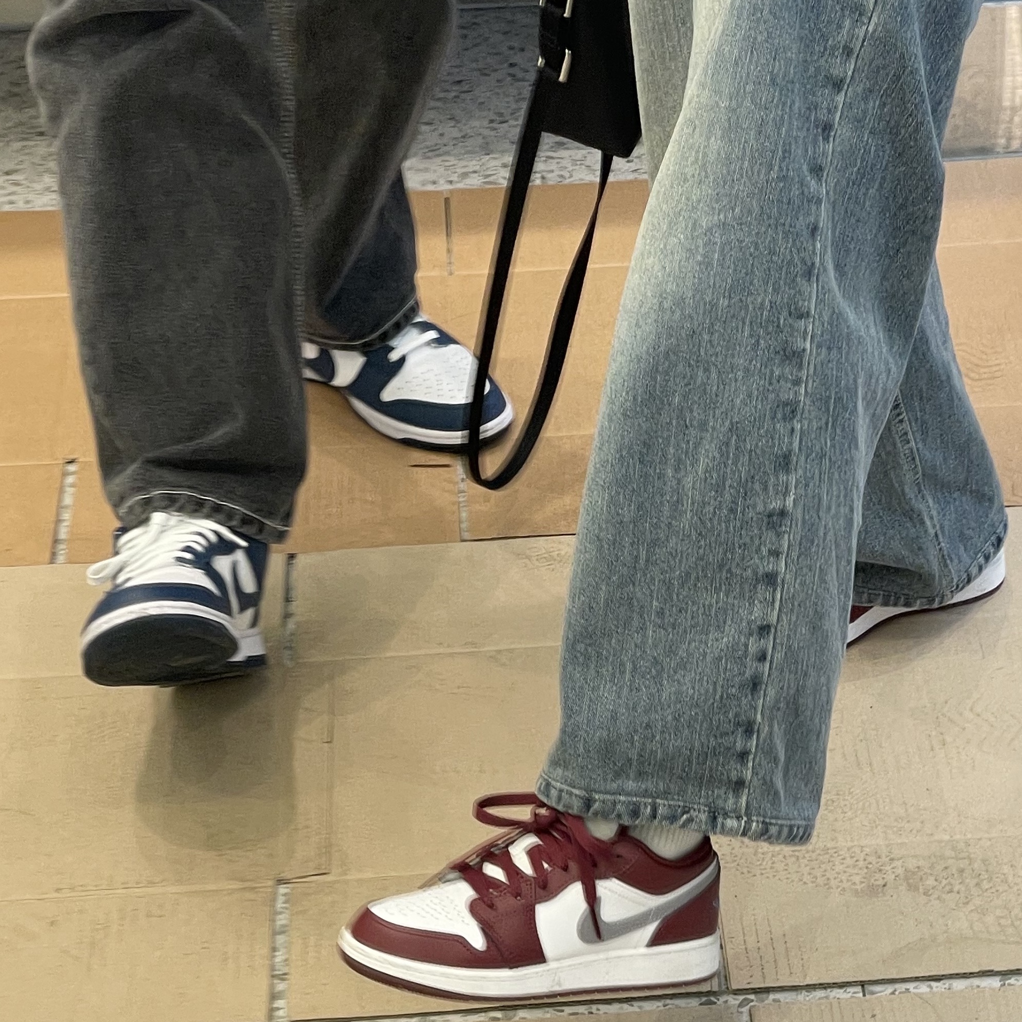 Nike Dunk Low Retro Valerian Blue, Jordan 1 Low Cherrywood Red 착용 스타일 - 2