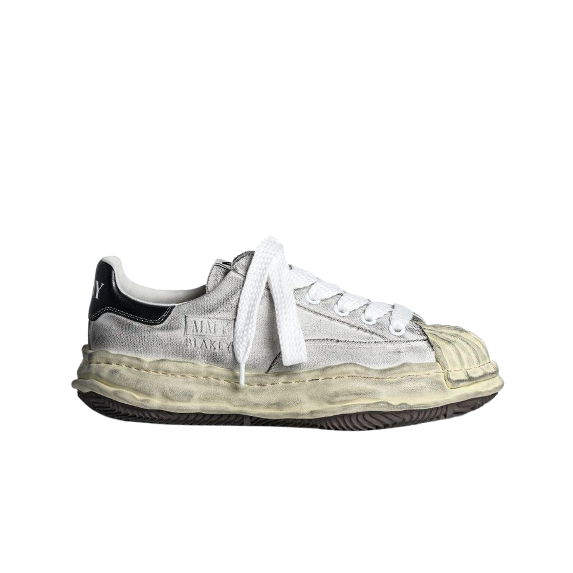 메종 미하라 야스히로 블레이키 OG 솔 디스트레스 캔버스 로우탑 스니커즈 화이트(Maison Mihara Yasuhiro Blakey OG Sole Distressed Canvas Low-top Sneakers White)