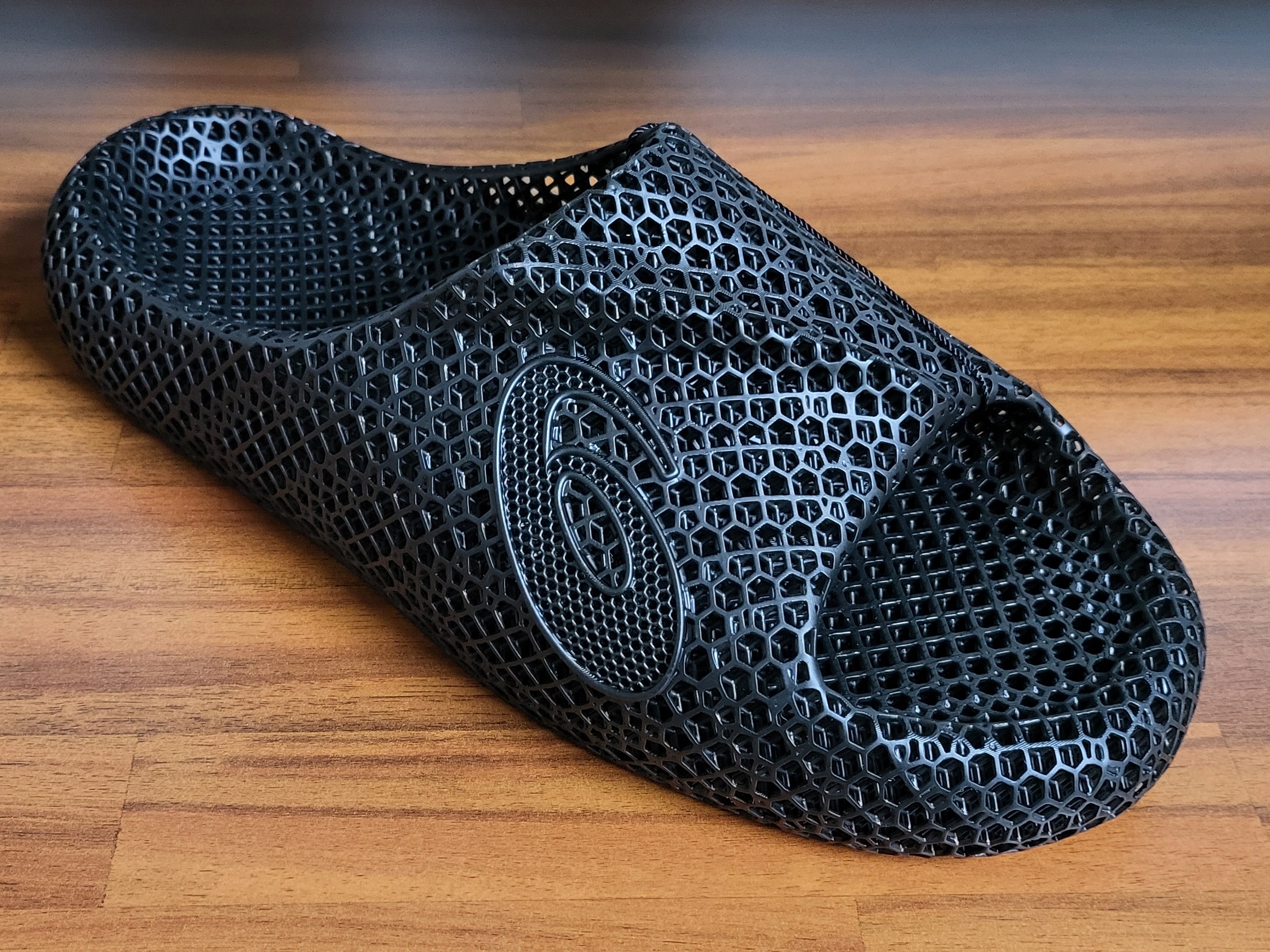 Asics Actibreeze 3D Sandal Black, Crocs x Salehe Bembury Pollex Clog Sasquatch 착용 스타일 - 3
