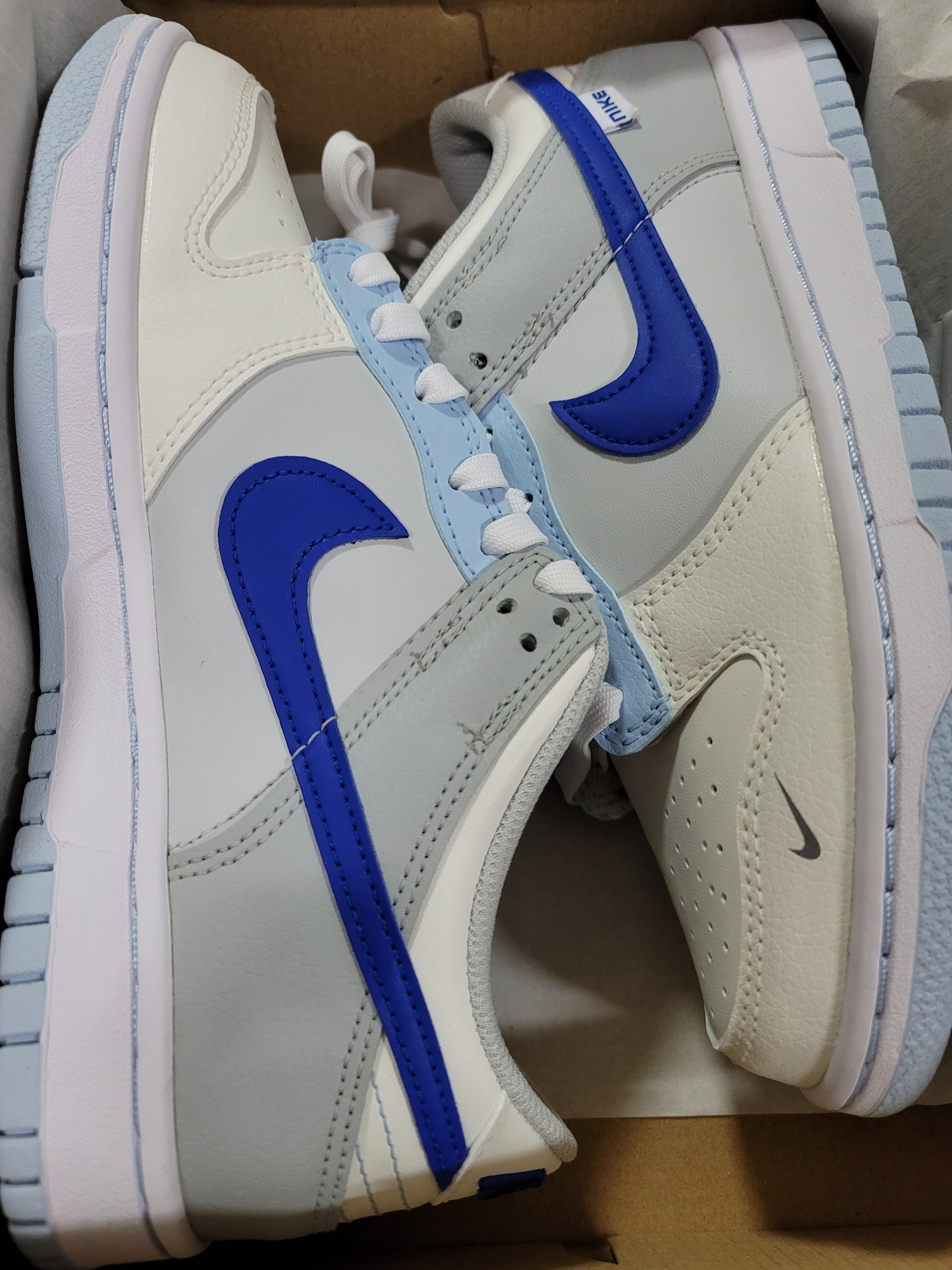 (GS) Nike Dunk Low Ivory Hyper Royal 착용 스타일 - 1
