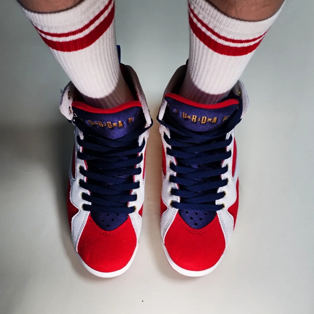 Jordan 7 x Trophy Room Retro SP True Red and Obsidian 착용 스타일 - 3