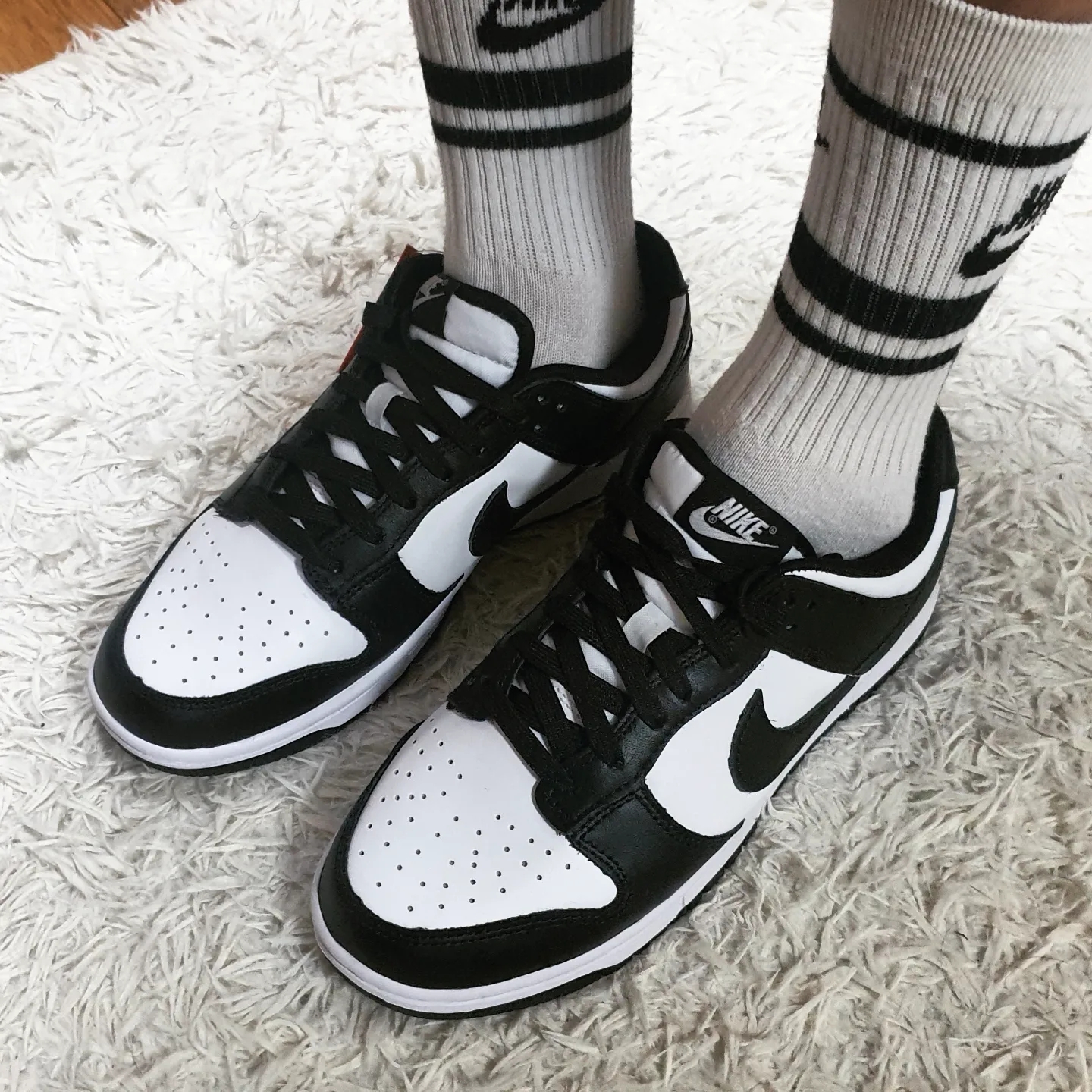 Nike Dunk Low Retro Black 착용 스타일 - 1
