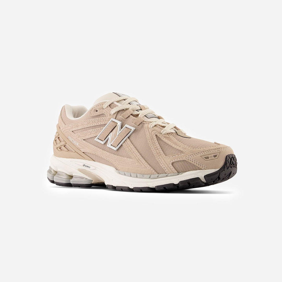 New Balance 1906R Mindful Grey 착용 스타일 - 4