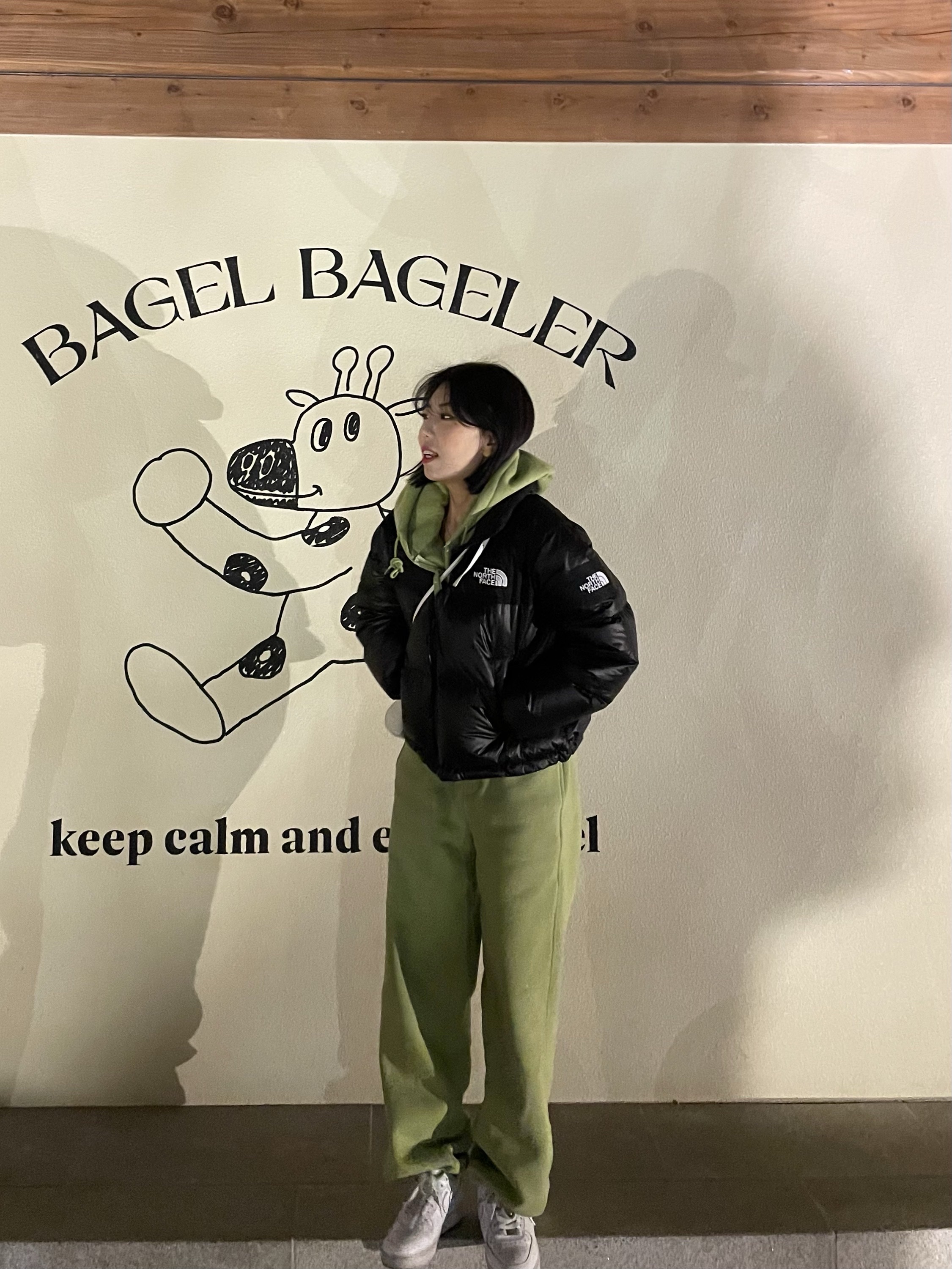 (W) The North Face White Label Novelty Nuptse Down Jacket Black 착용 스타일