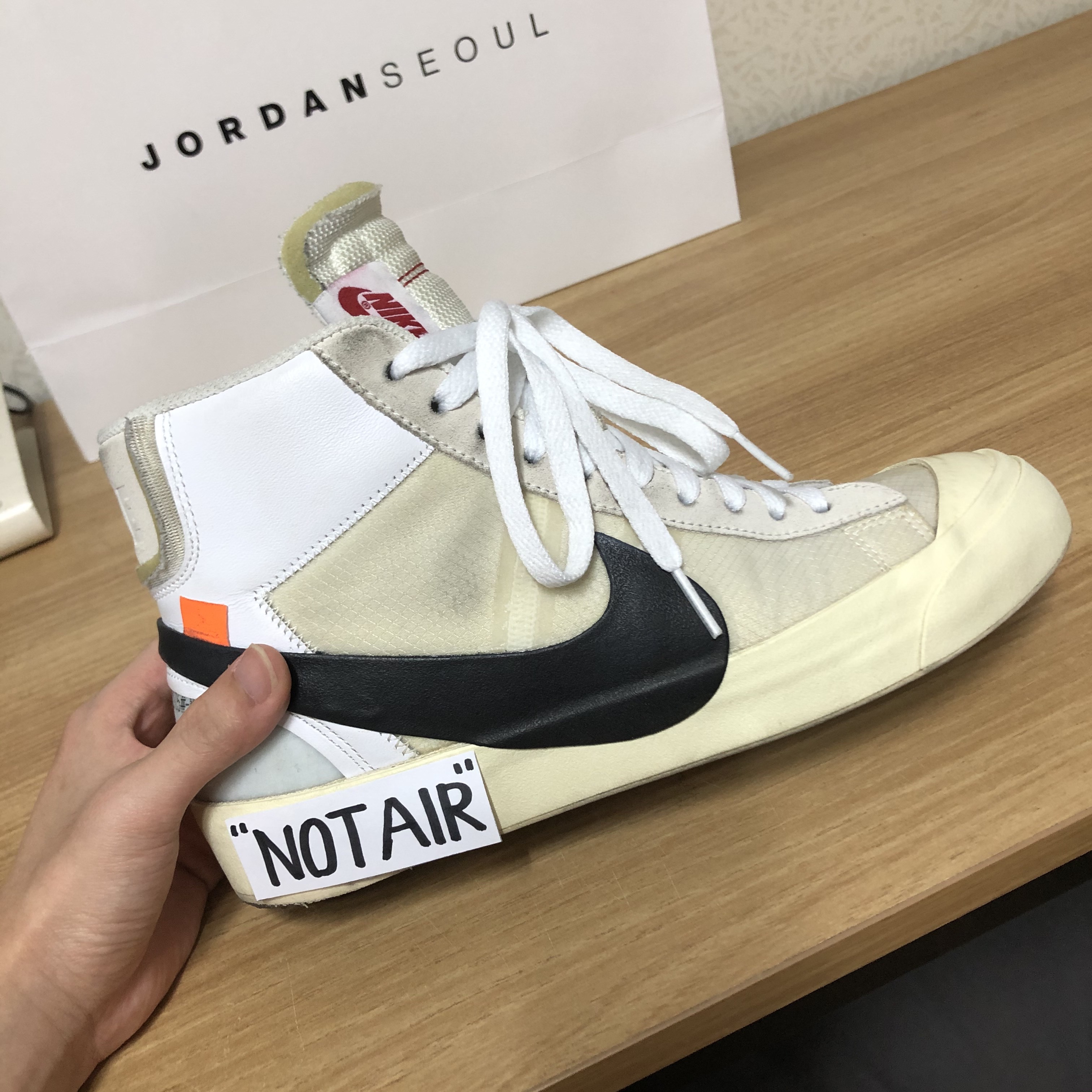 Nike x Off-White Blazer Mid Off-White All Hallow's Eve, Nike x Off-White Blazer Mid Grim Reaper Black 착용 스타일 - 3