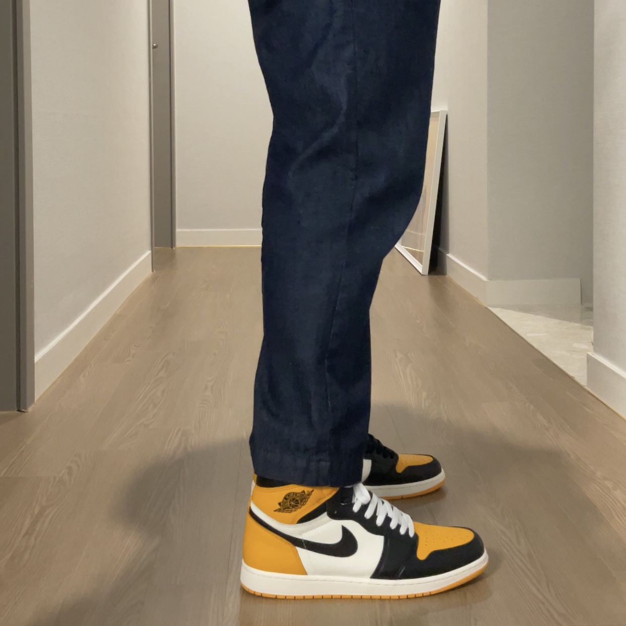 Jordan 1 Retro High OG Taxi 착용 스타일 - 1