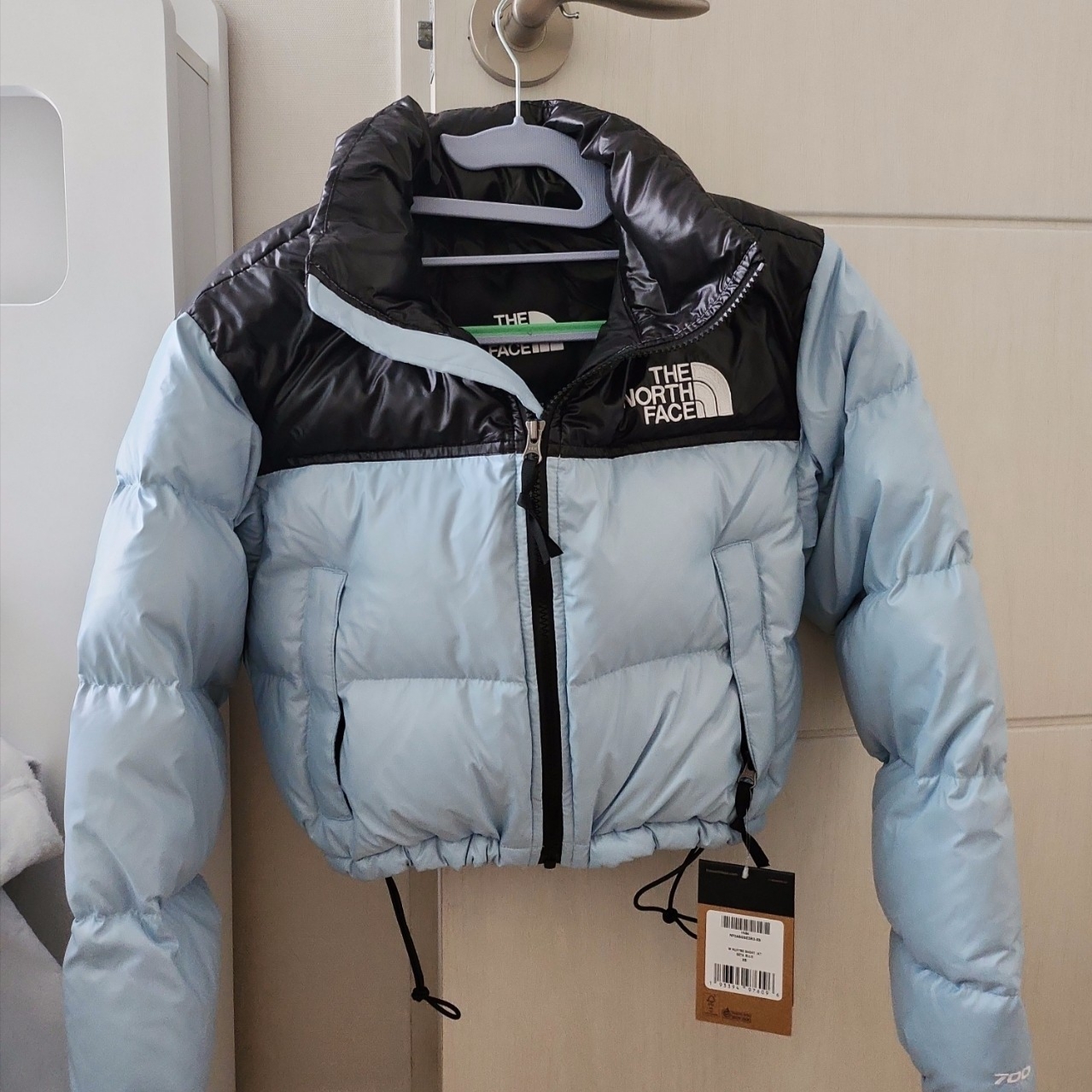 (W) The North Face Nuptse Short Jacket Beta Blue 착용 스타일